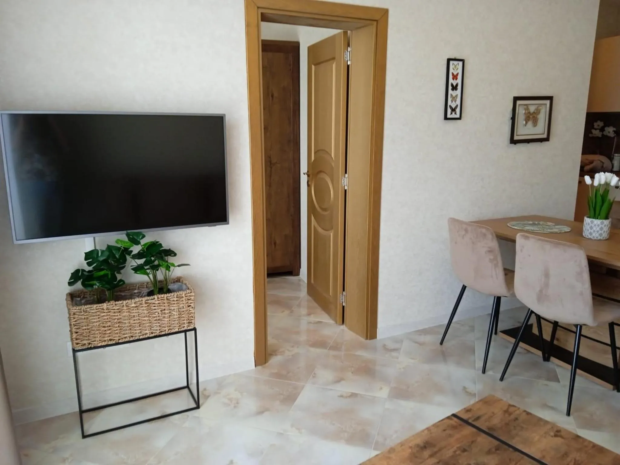 APHRODITE PARK DELUXE