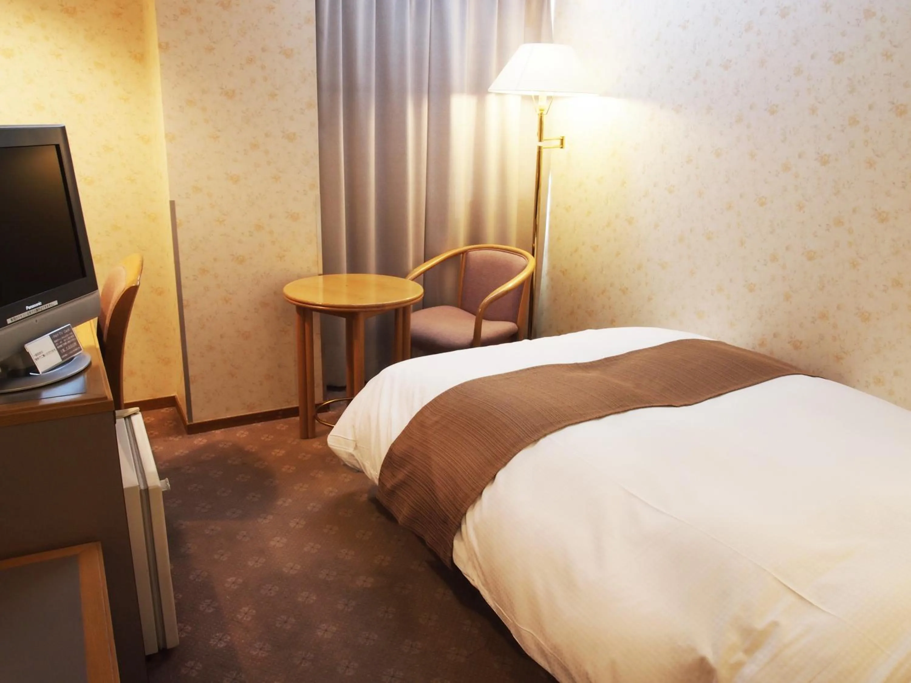 Photo of the whole room, Bed in Takayama City Hotel Four Seasons