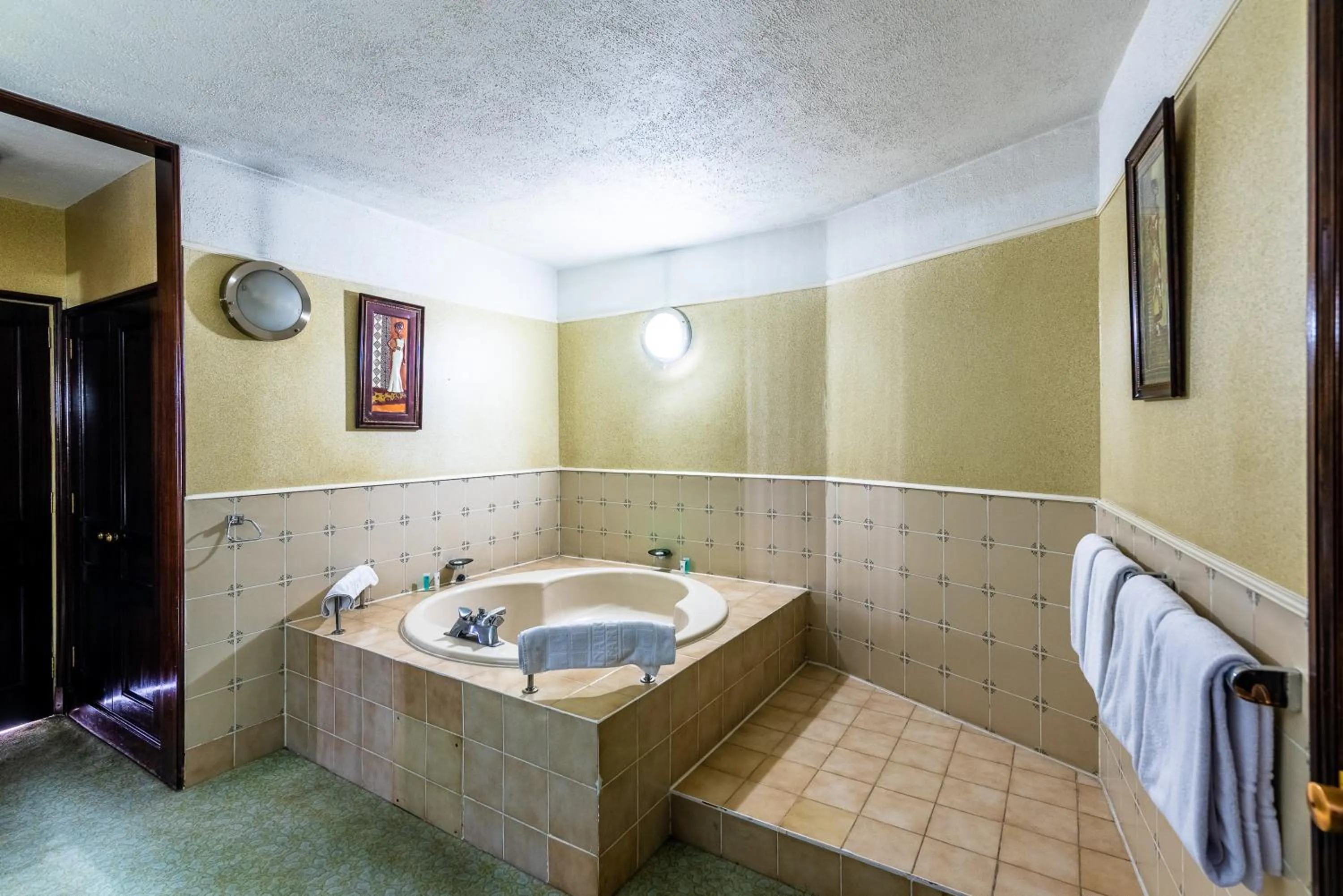 Hot Tub in Nairobi Safari Club by Swiss-Belhotel