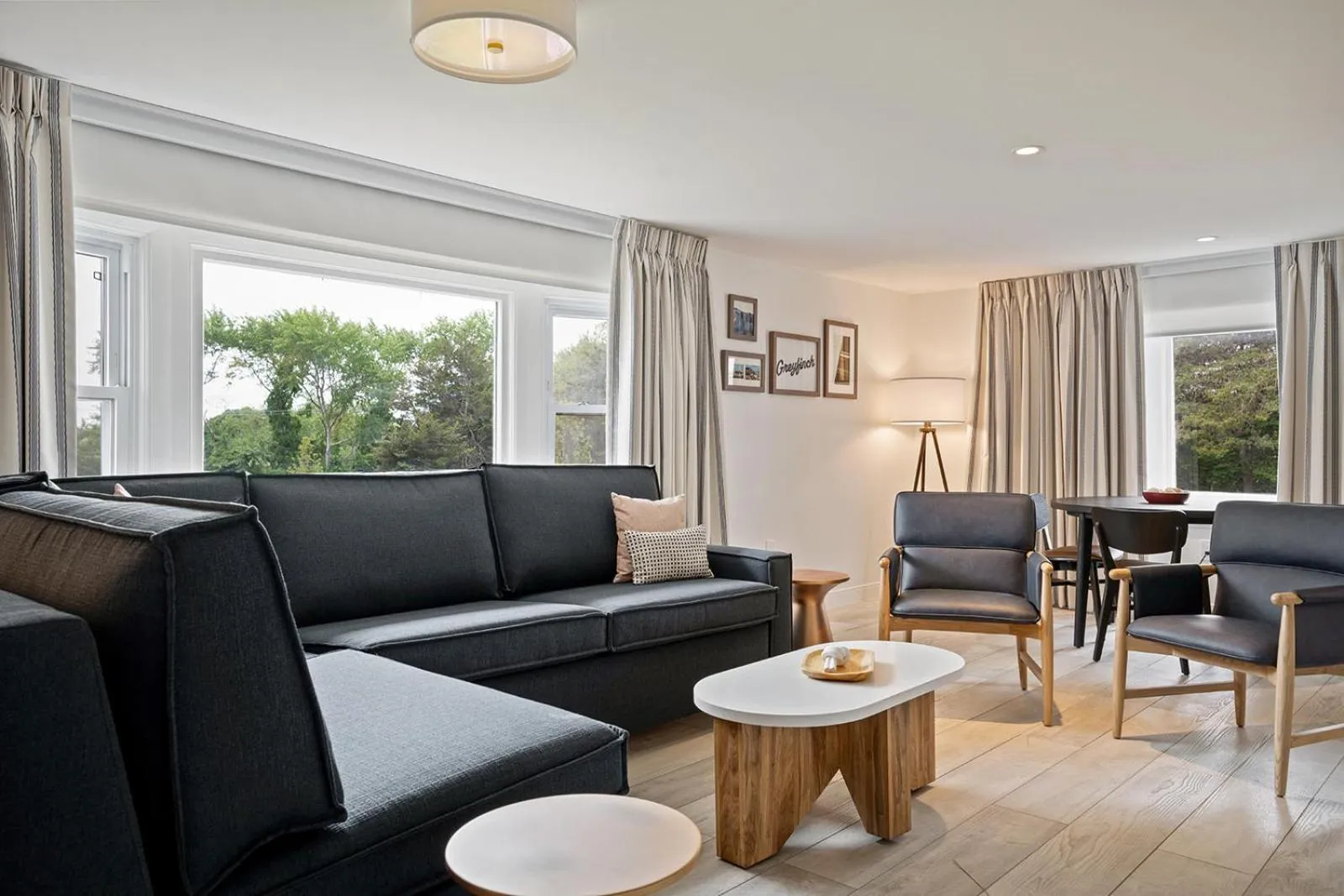 Lobby or reception in Greyfinch Chatham Inn