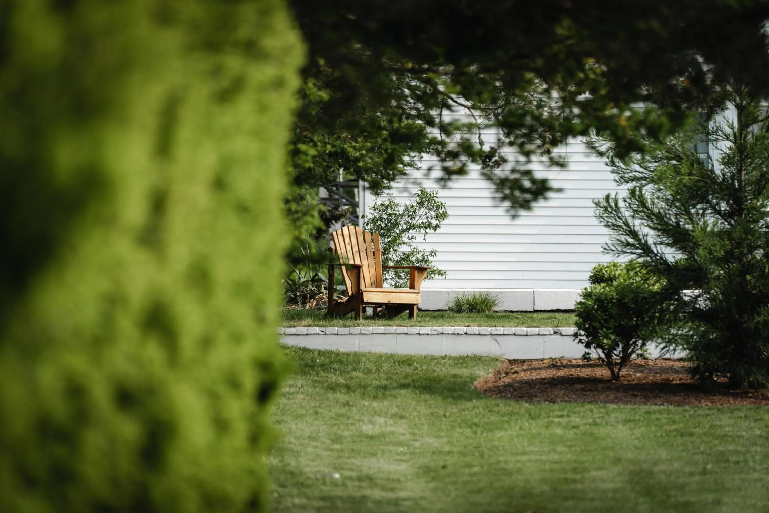 Garden in Greyfinch Chatham Inn