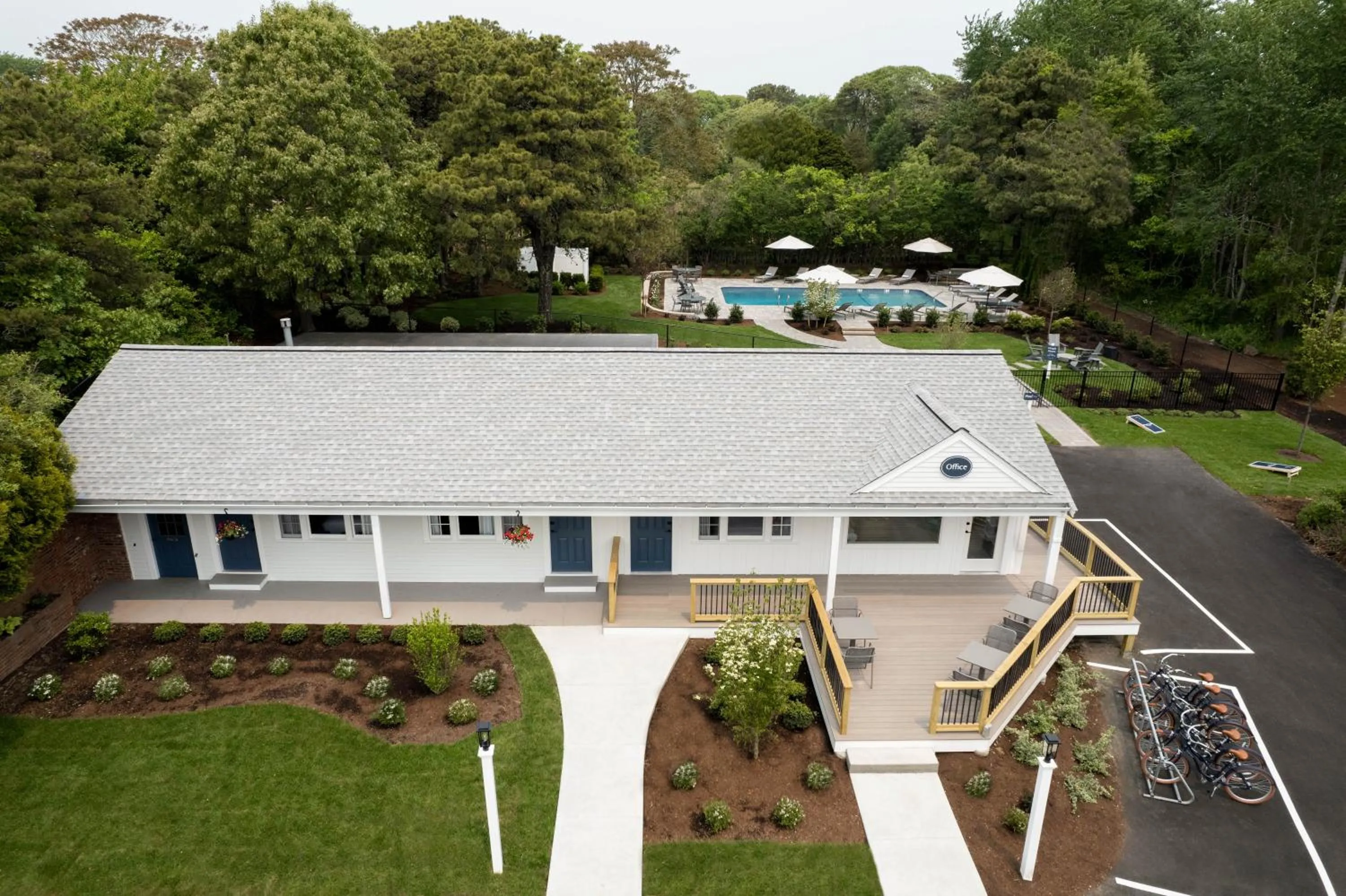 Property building in Greyfinch Chatham Inn