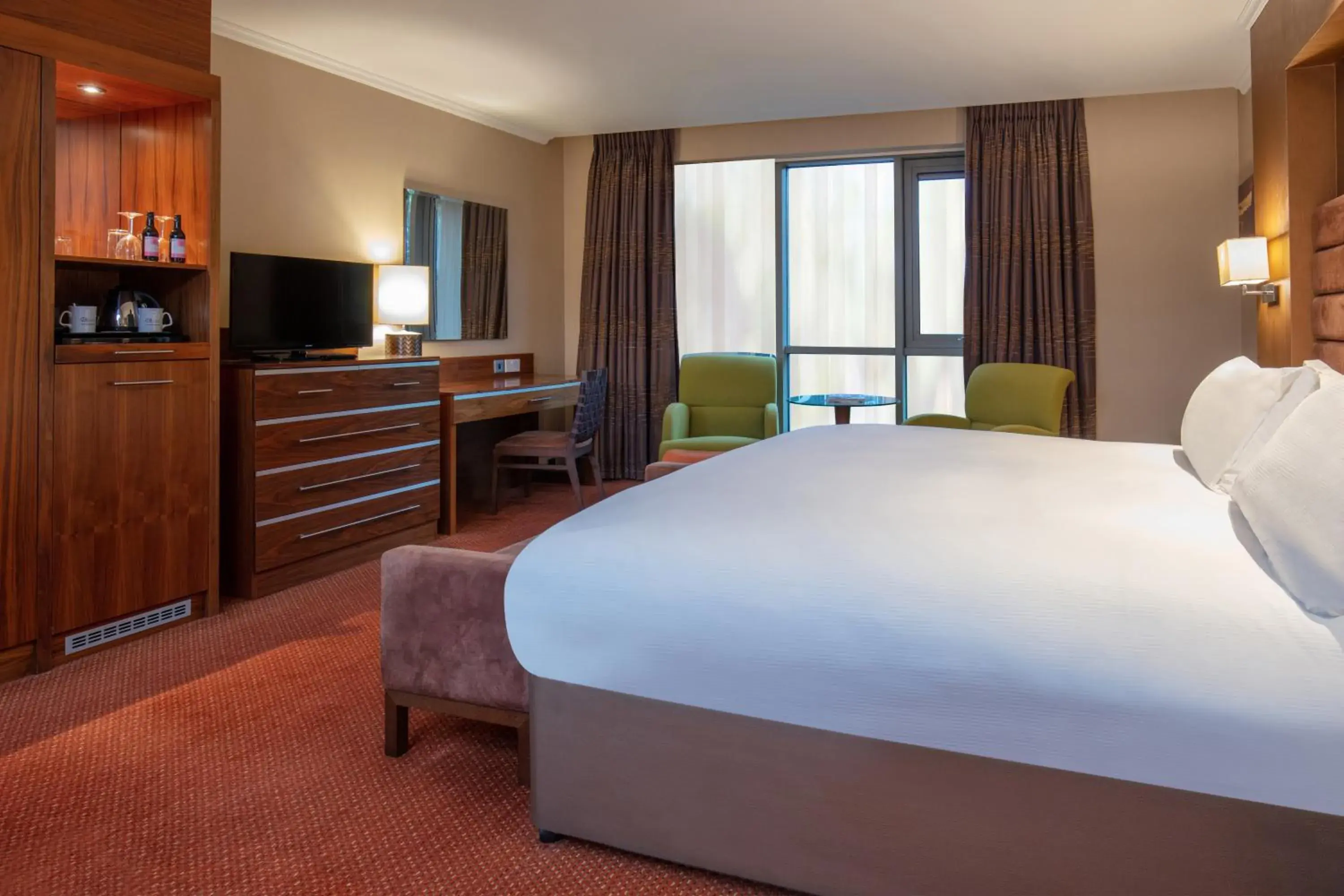 Superior King Room - Modern Wing in Crewe Hall Hotel & Spa - Cheshire Superior King Room - Modern Wing in Crewe Hall Hotel & Spa - Cheshire