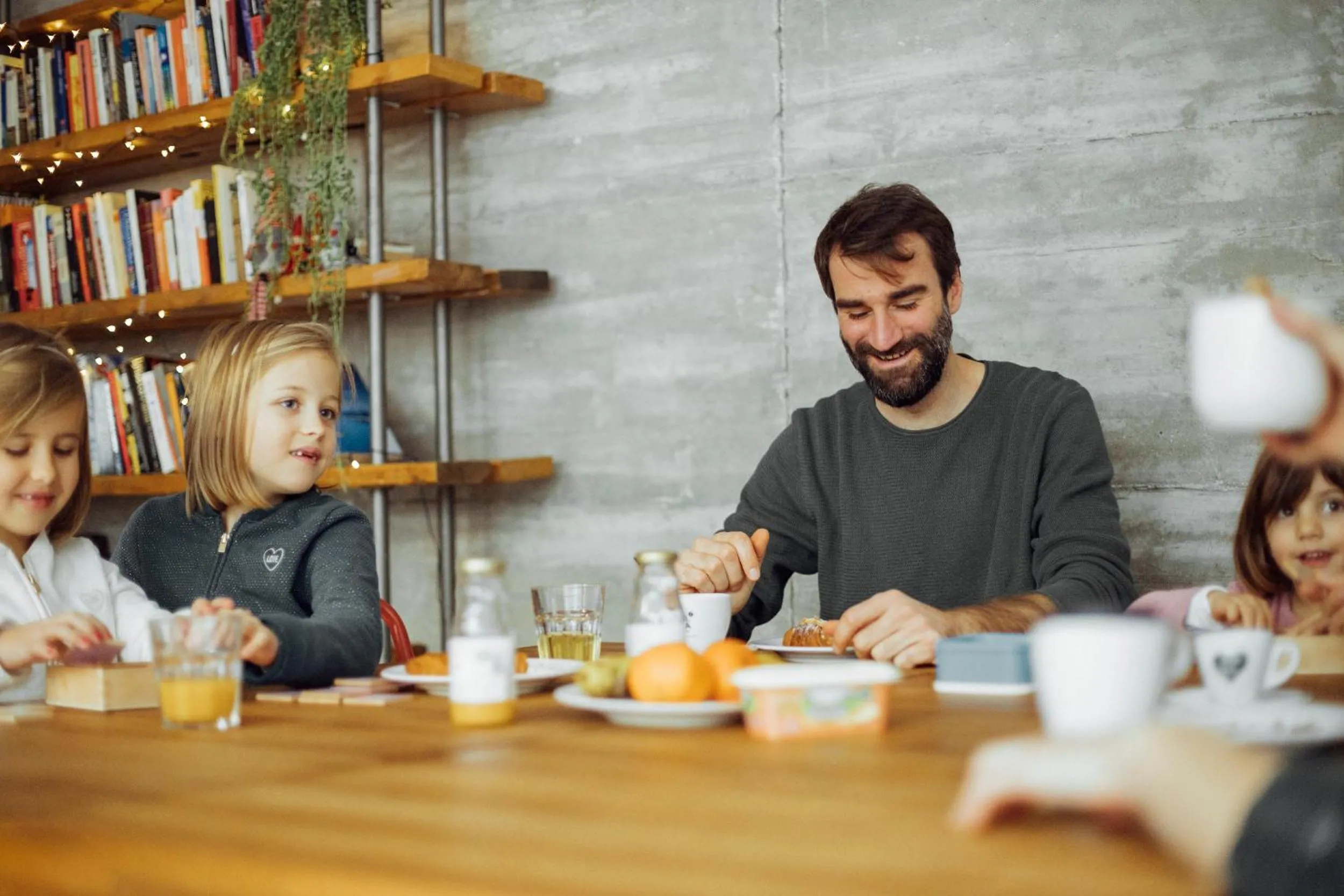 Communal lounge/ TV room in Casa Jam Barcelona