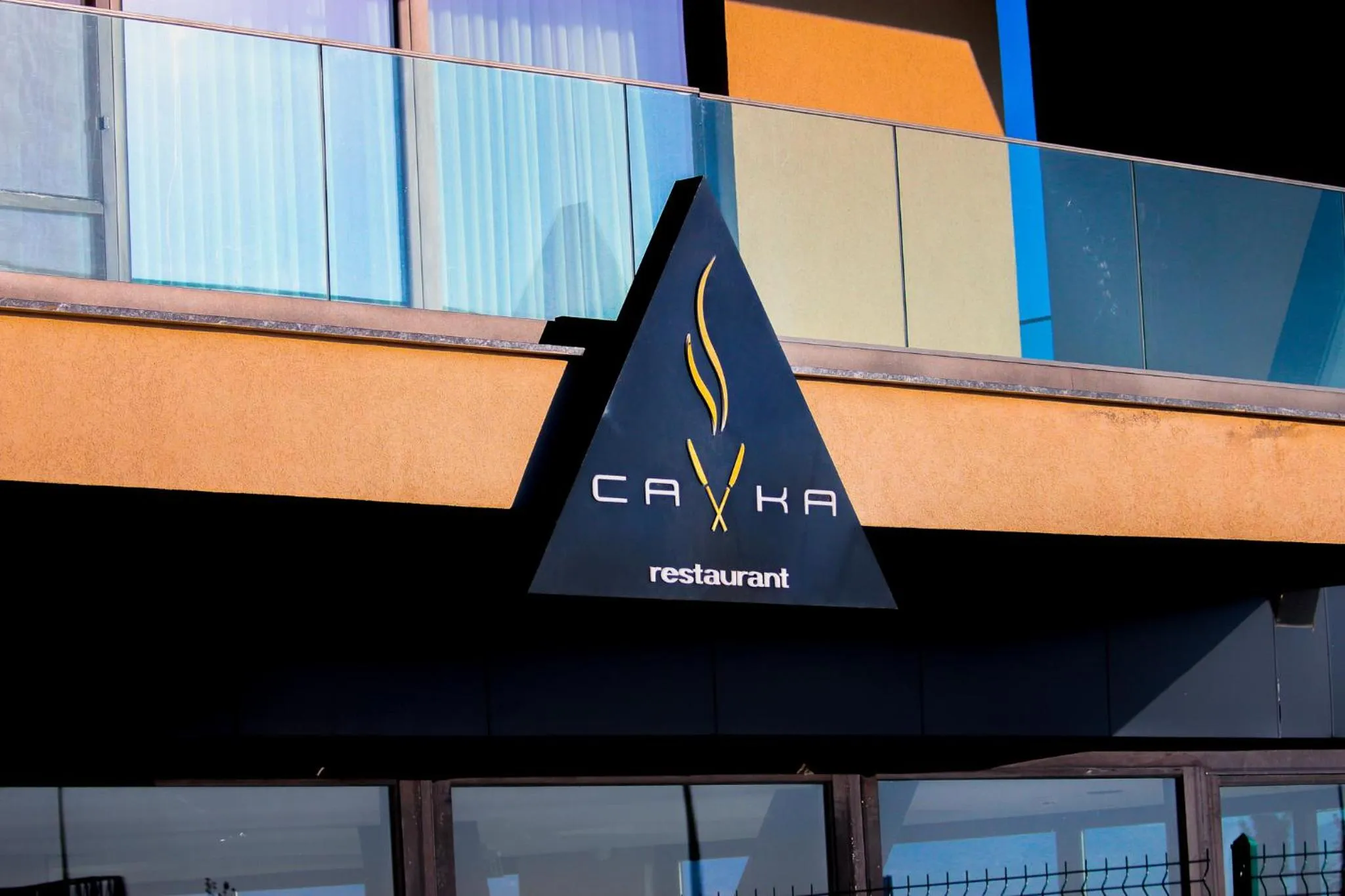 Day in Motel Heksapolis