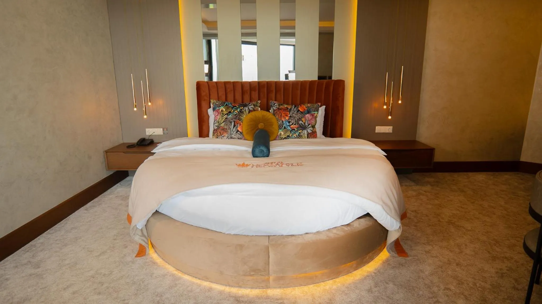 Bed in Motel Heksapolis