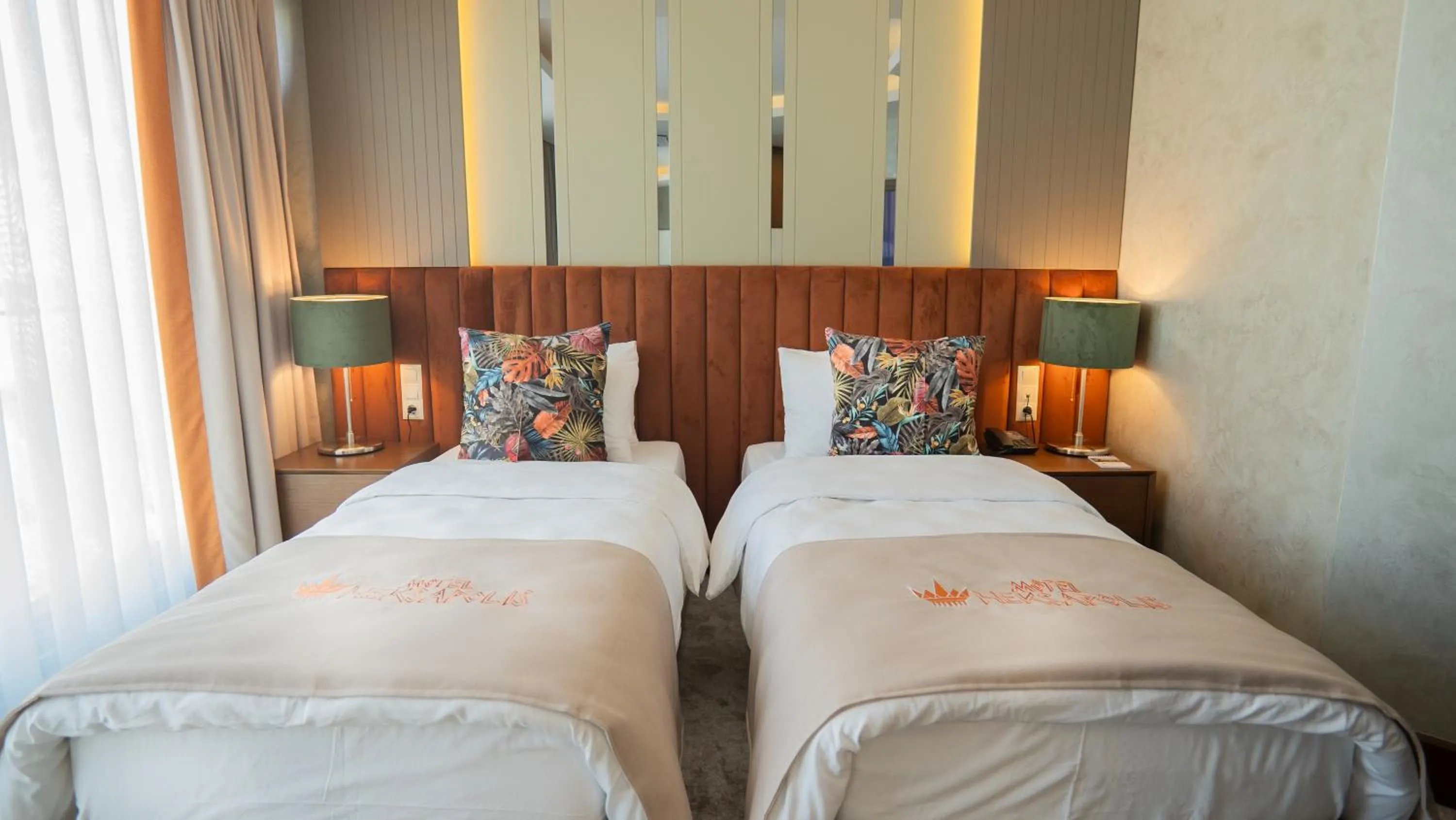 Bed in Motel Heksapolis