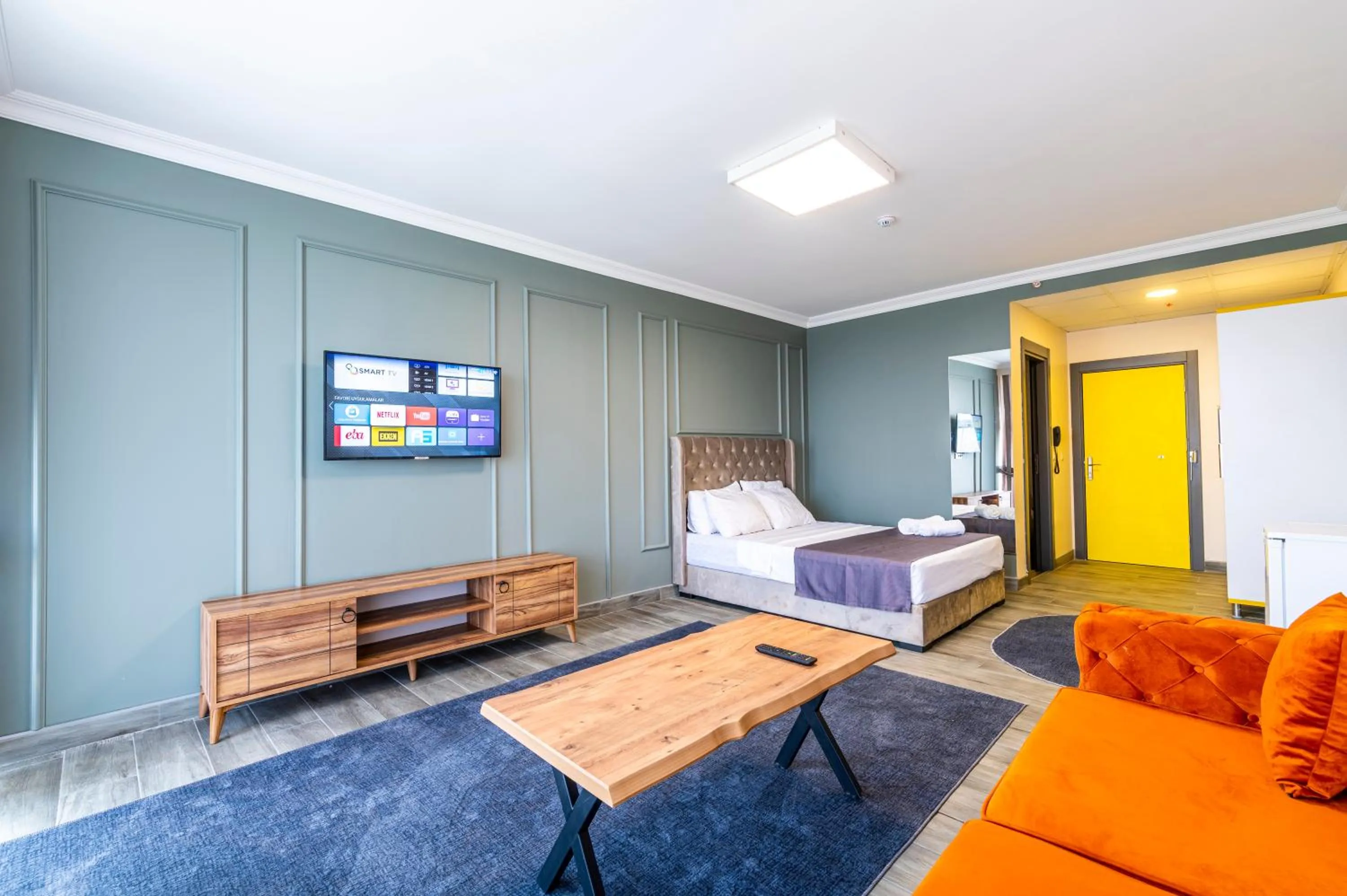 Bed in Royal Luxury Hotels Suites