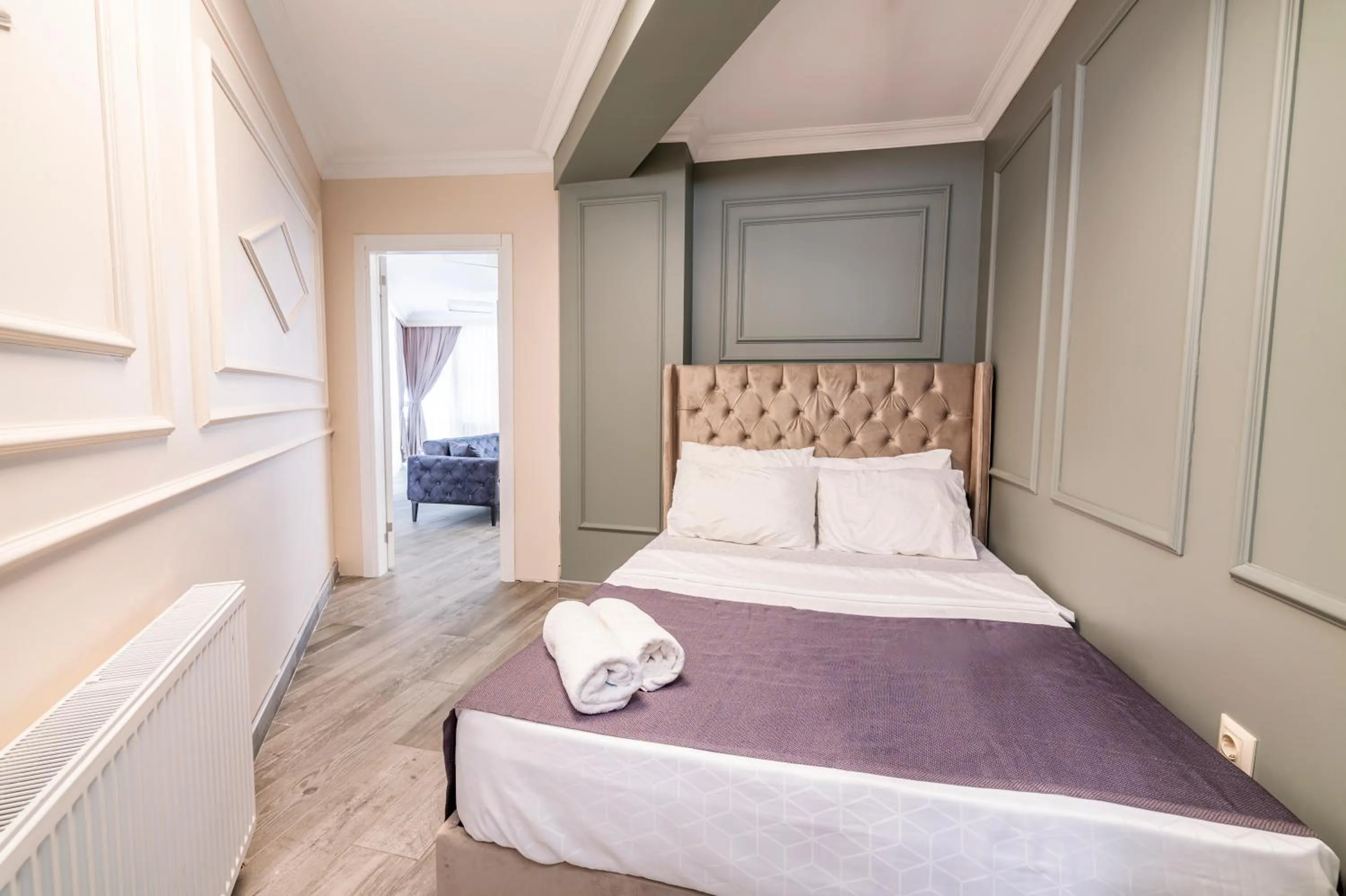 Bedroom, Bed in Royal Luxury Hotels Suites