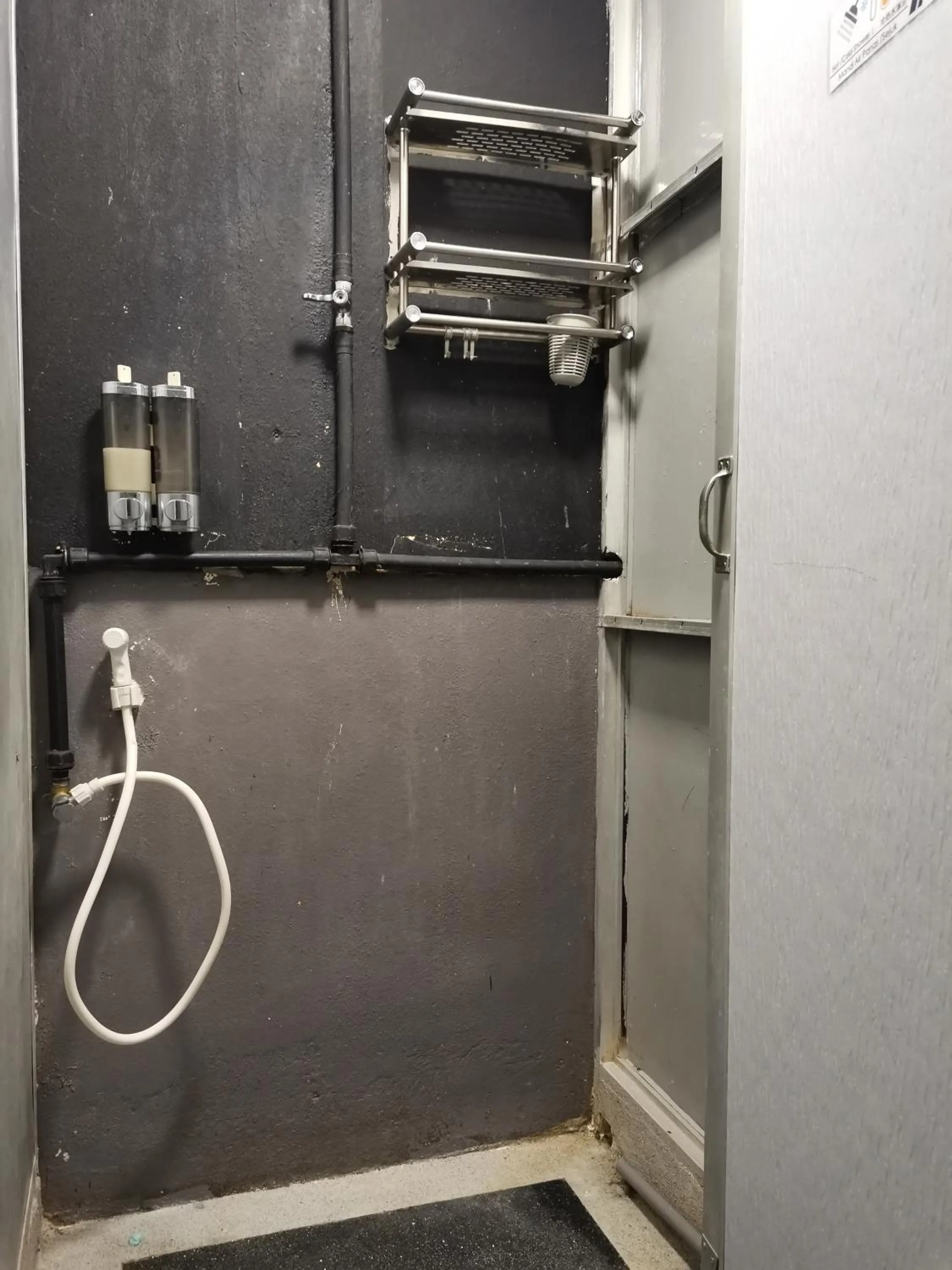 Bathroom in Sabai Sabai Guesthouse in Bayan Lepas