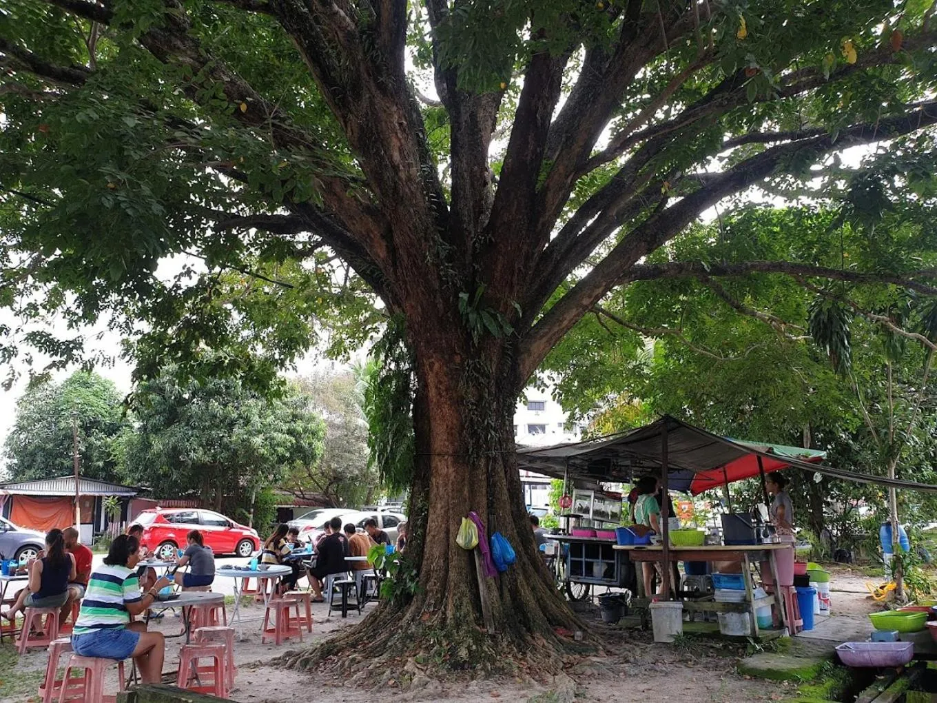 Restaurant/places to eat in Sabai Sabai Guesthouse in Bayan Lepas