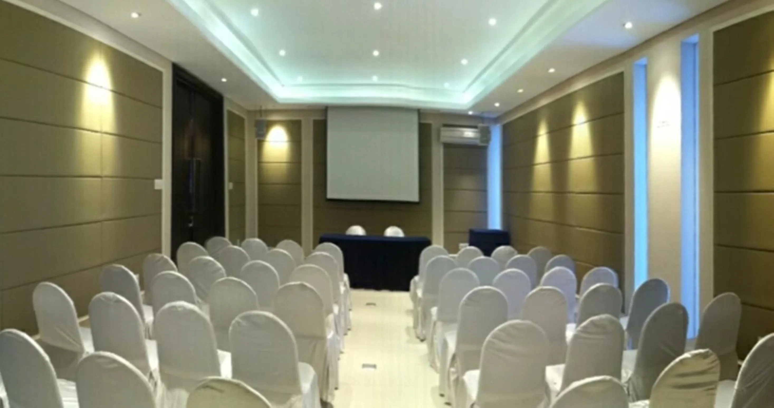 Business facilities in Hotel Trio Indah 2