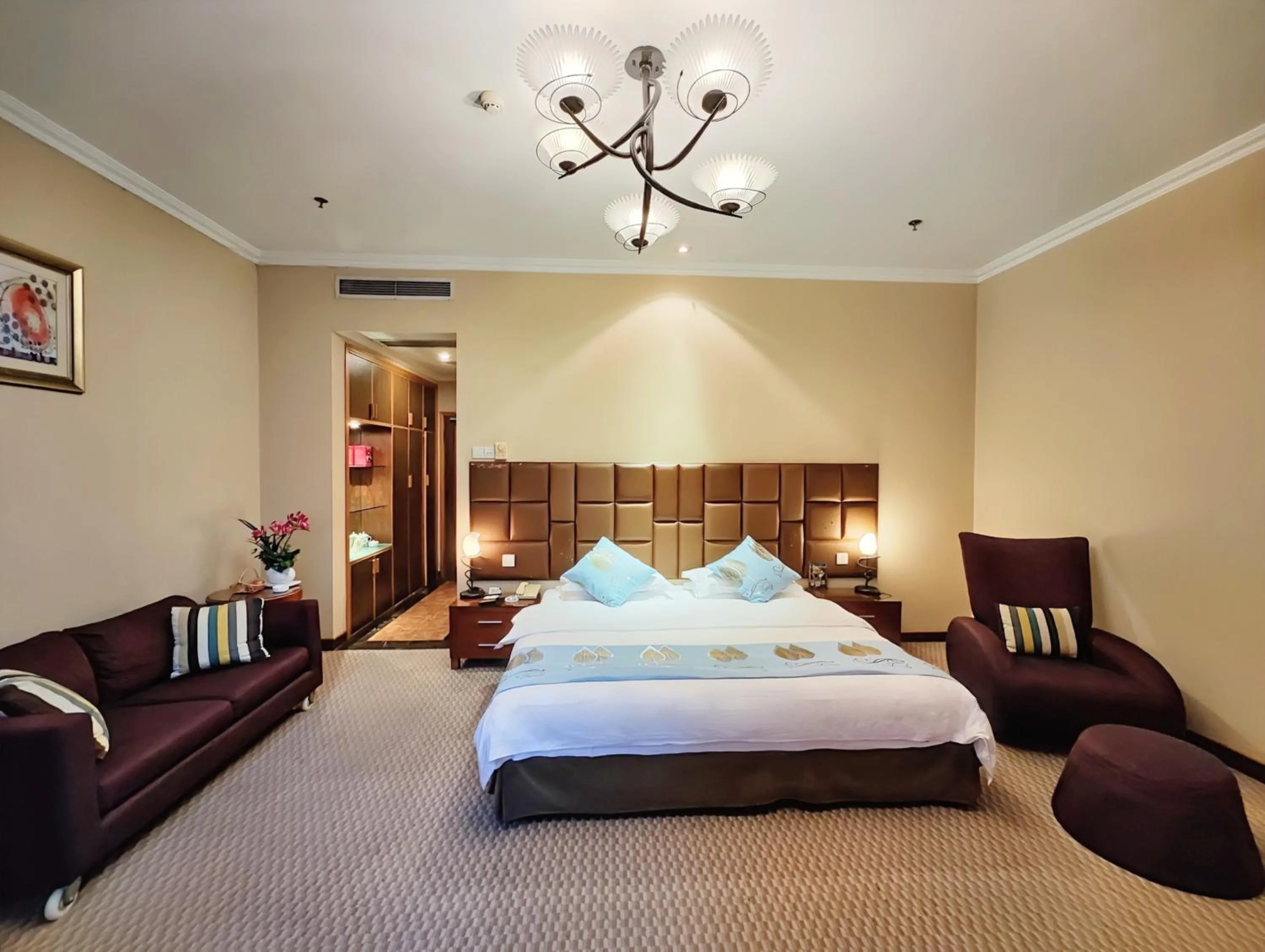 Bed in Chongqing Milky Way Hotel