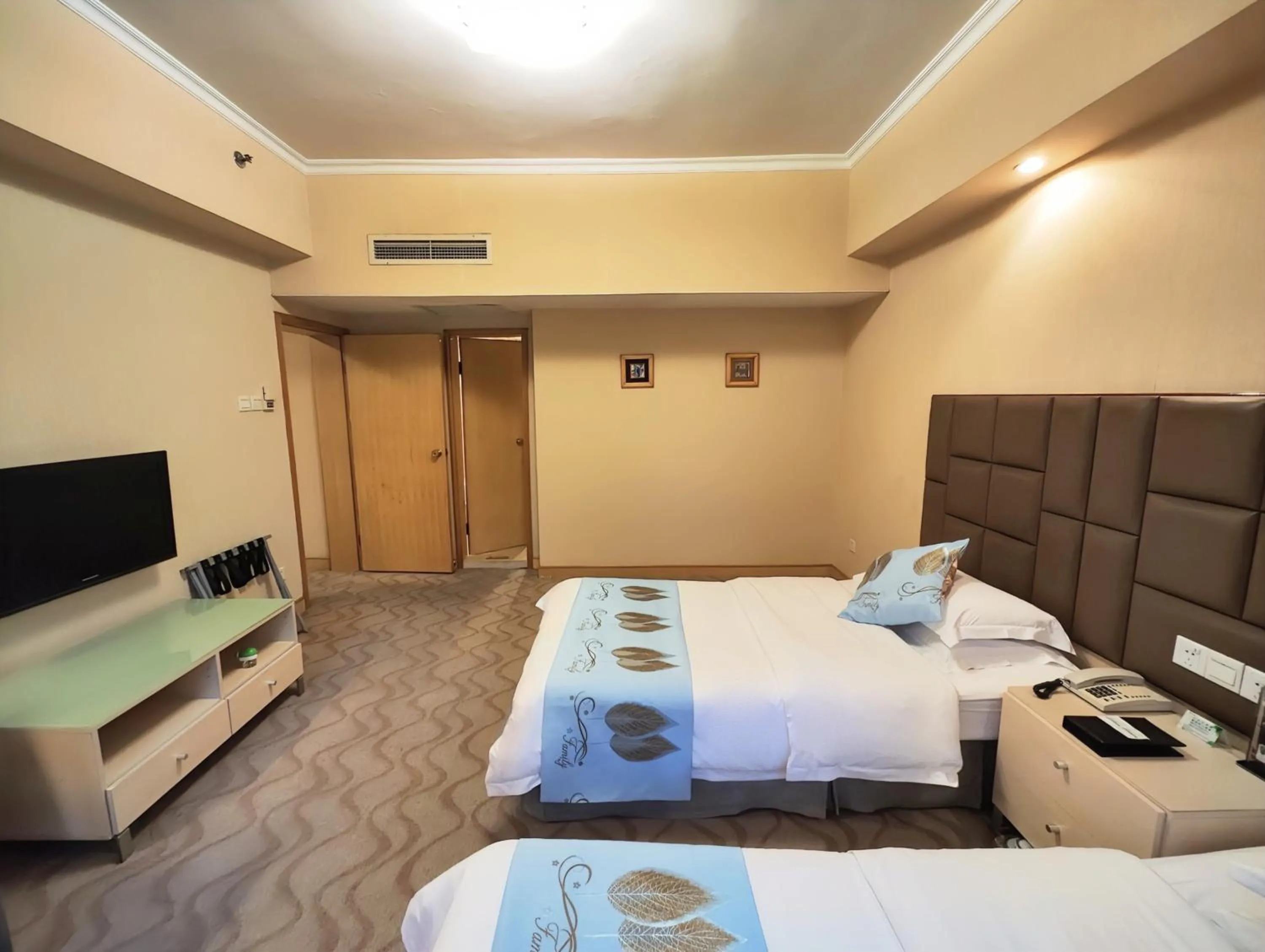 Bed in Chongqing Milky Way Hotel