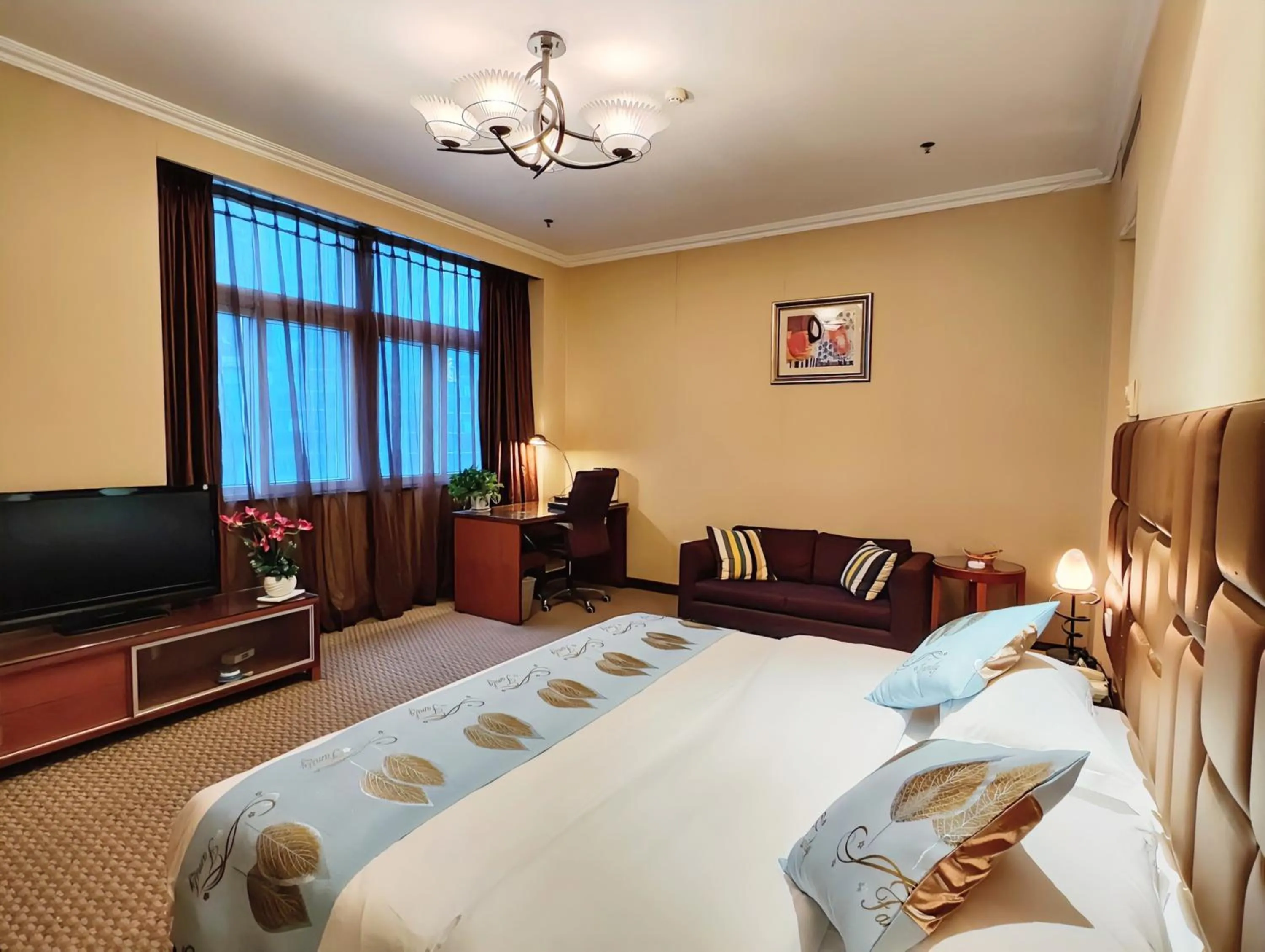 Bed in Chongqing Milky Way Hotel