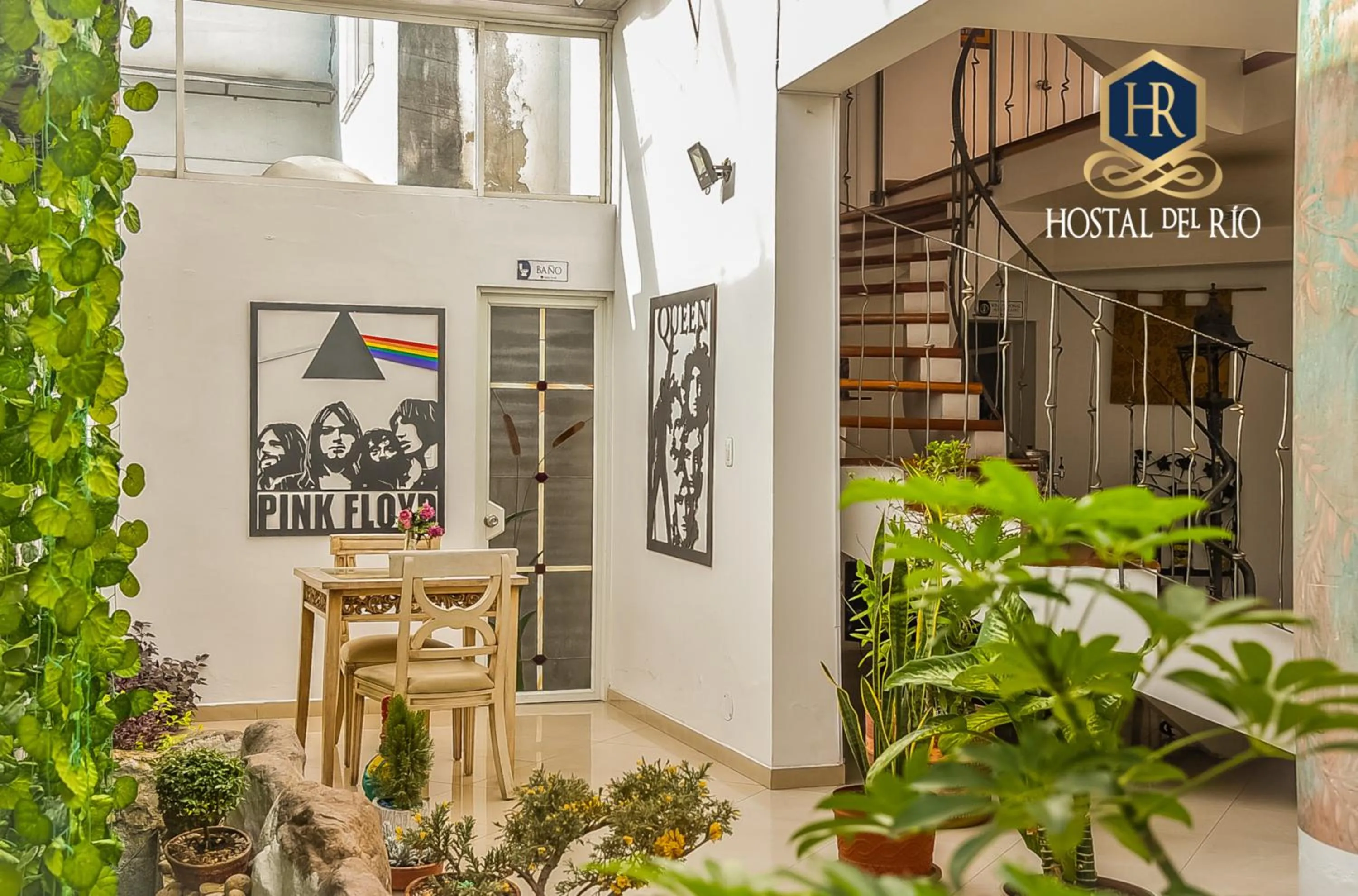 Property building in HOSTAL DEL RÍO