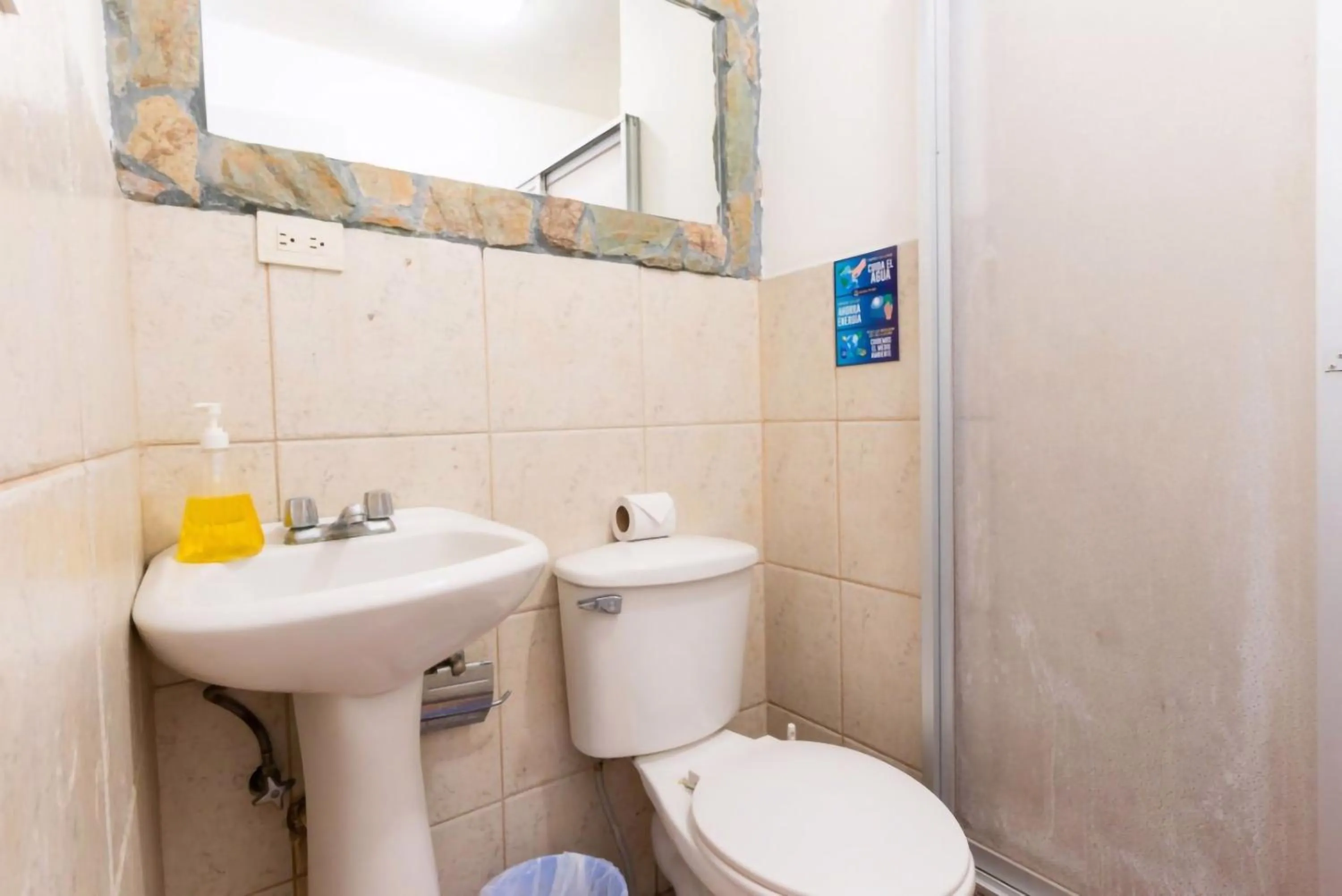 Bathroom in HOSTAL DEL RÍO