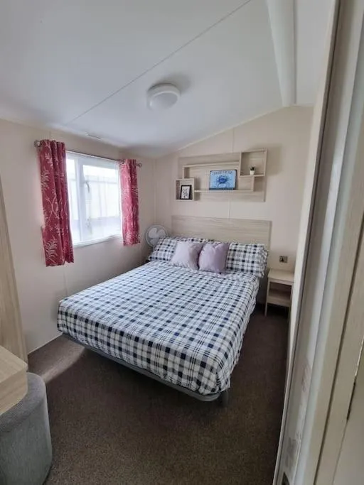 Bedroom, Bed in Holiday home in Dymchurch - New Beach Holiday Park