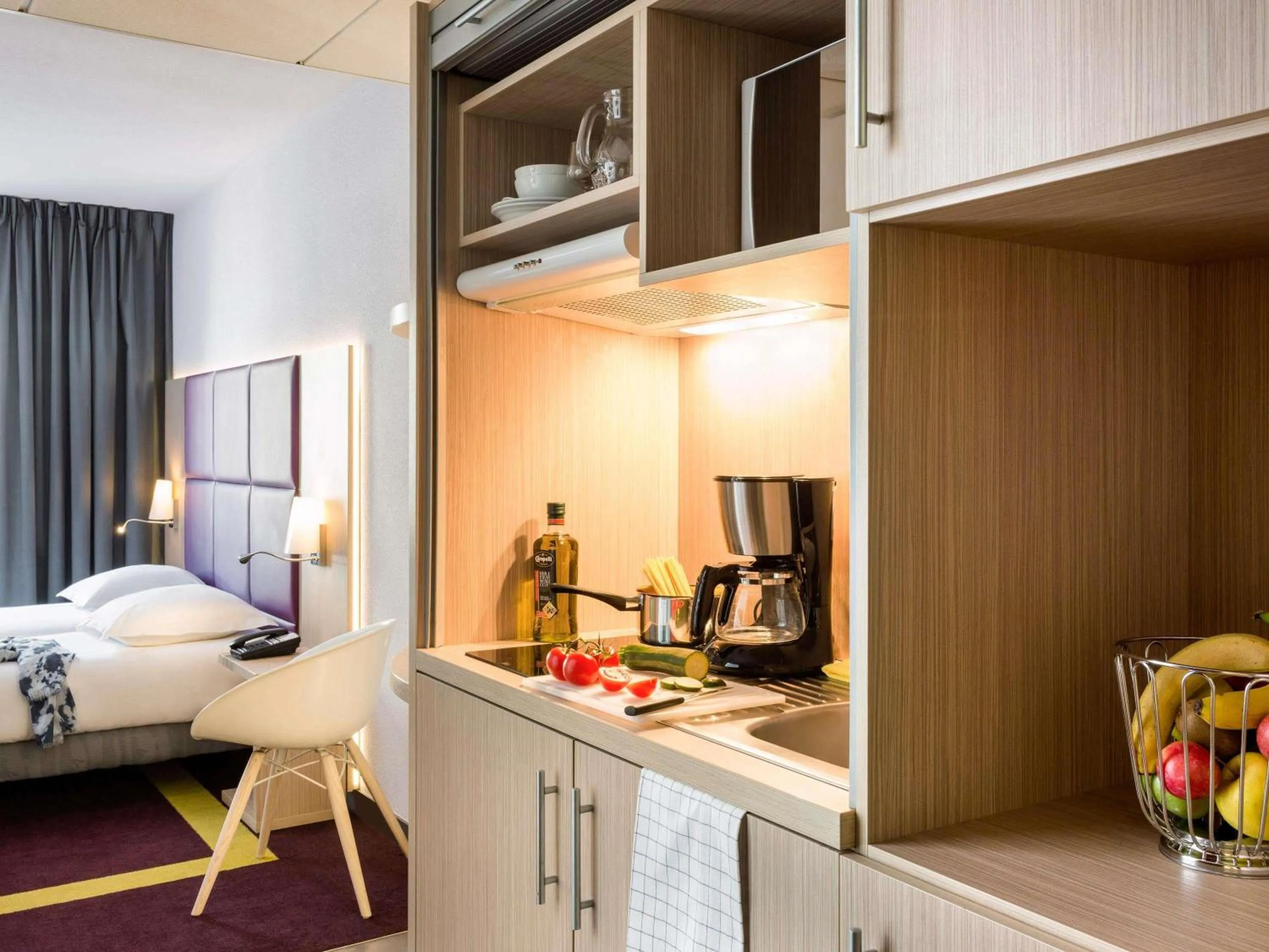 Bedroom, Bed in Aparthotel Adagio Paris Malakoff Chatillon