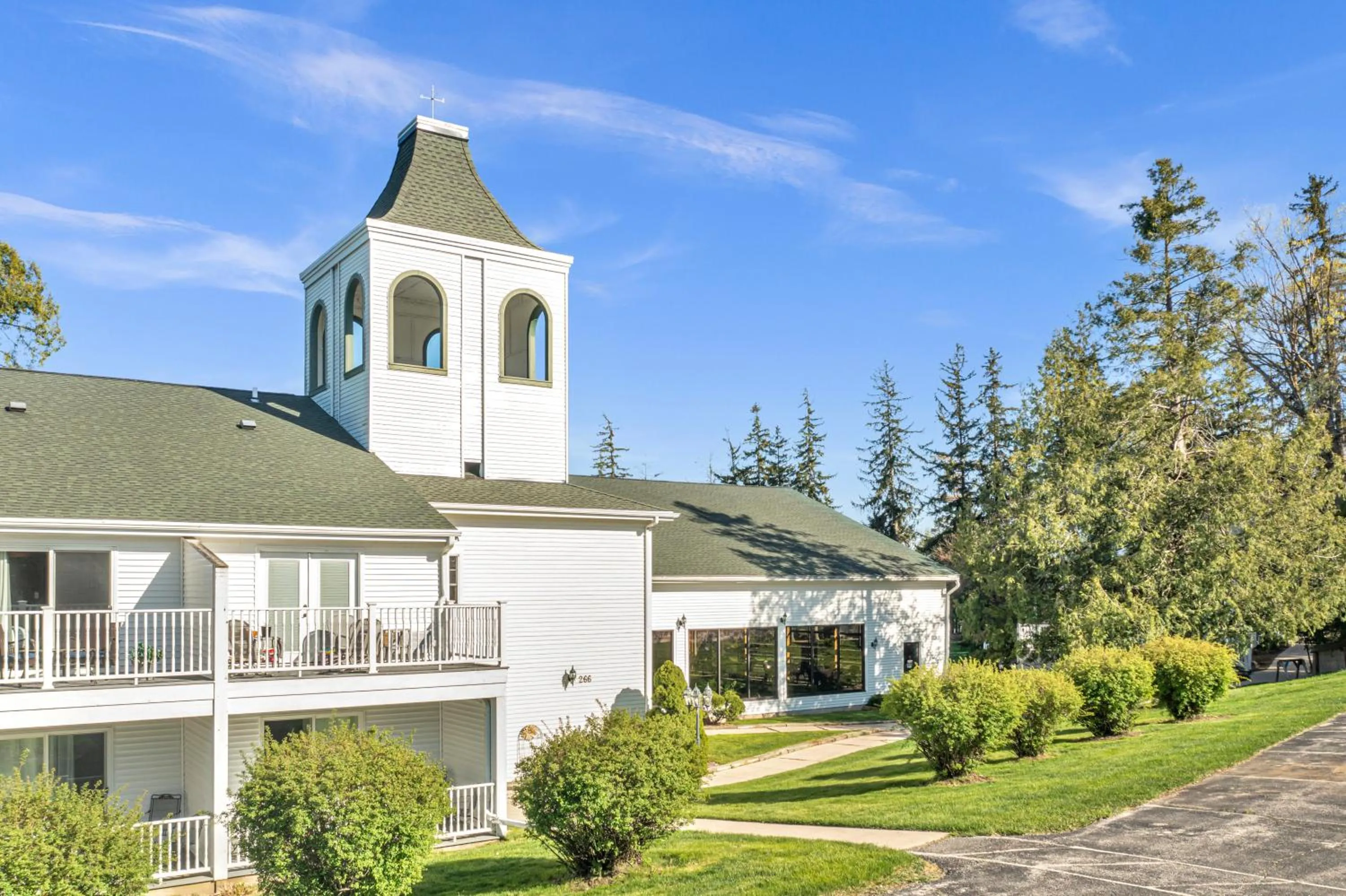 Property building in Victorian Inn Elkhart Lake