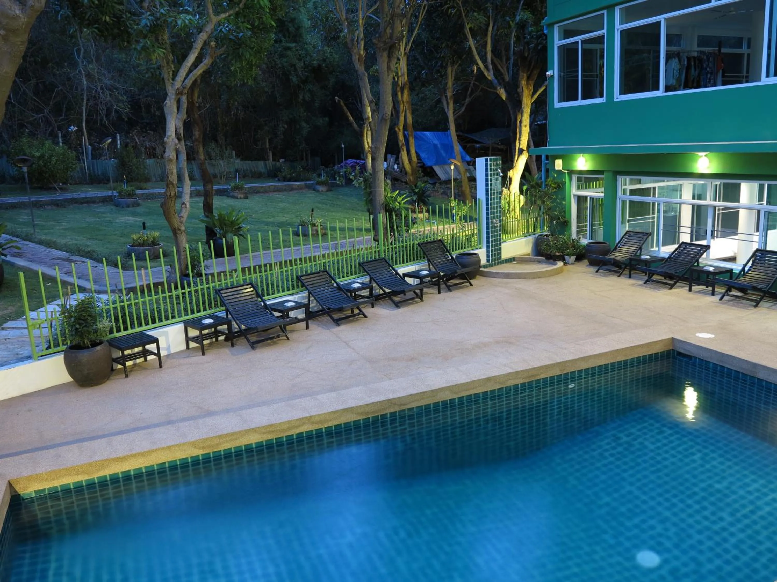 Swimming pool in Wiz Hotel