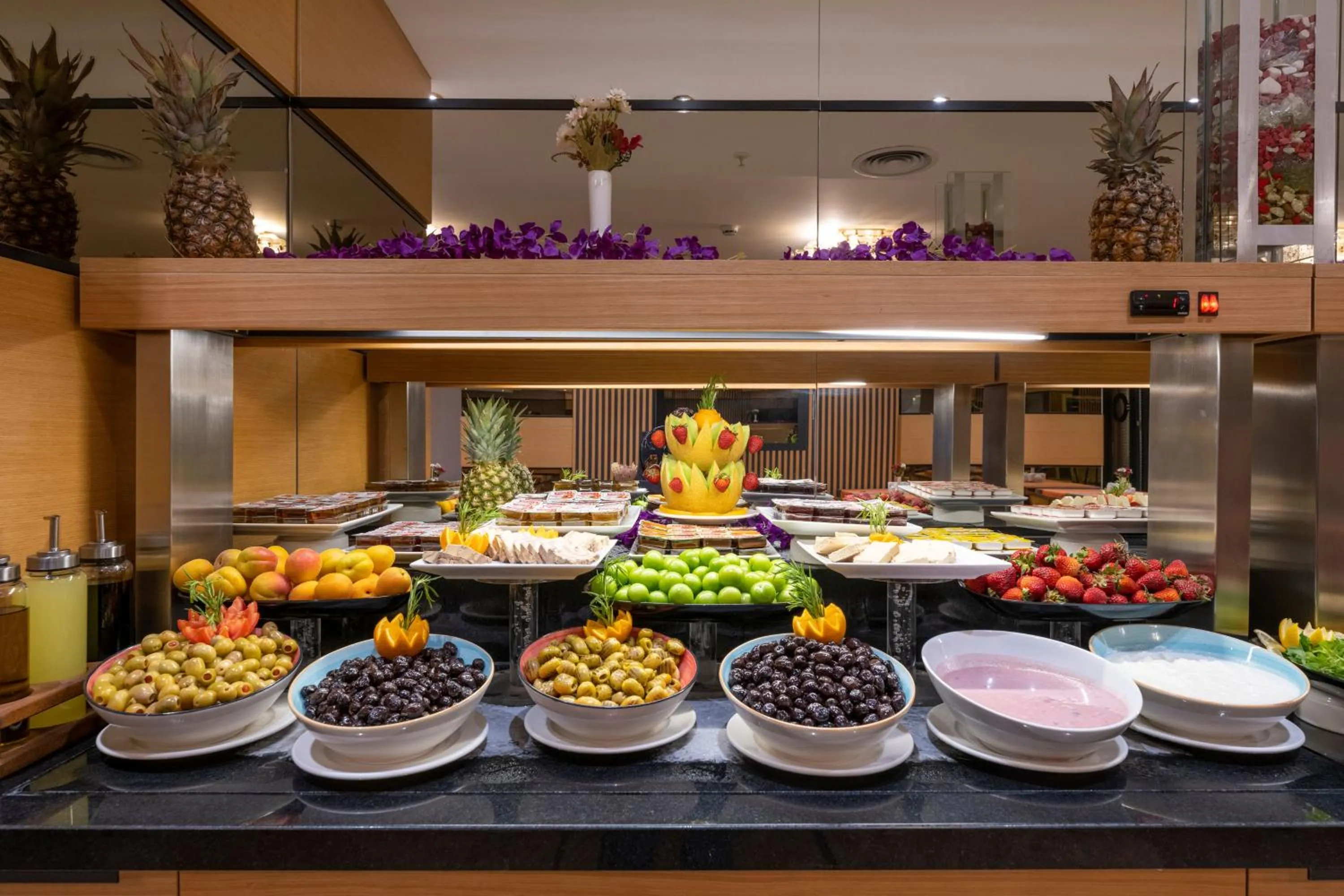 Food and drinks in Freya Hotel