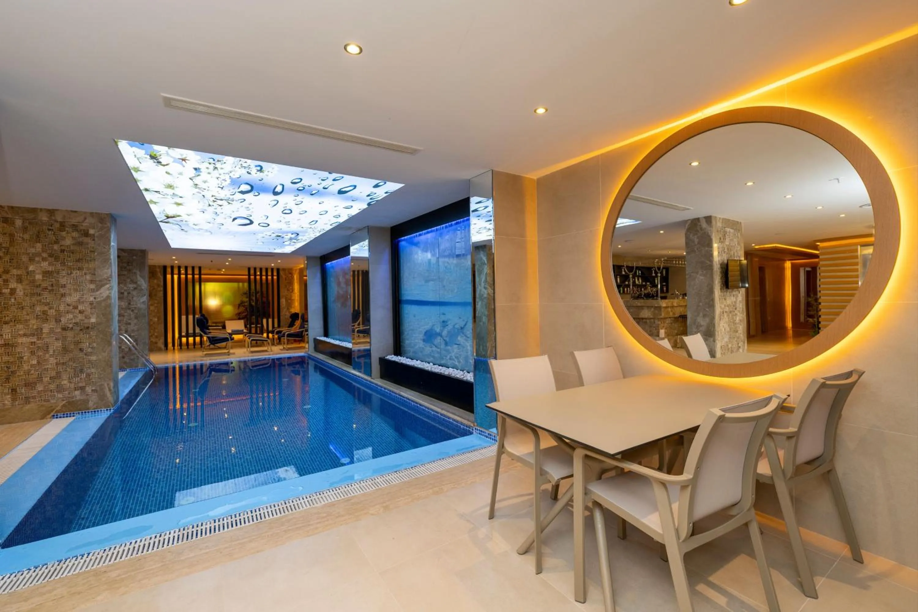 Swimming pool in Freya Hotel