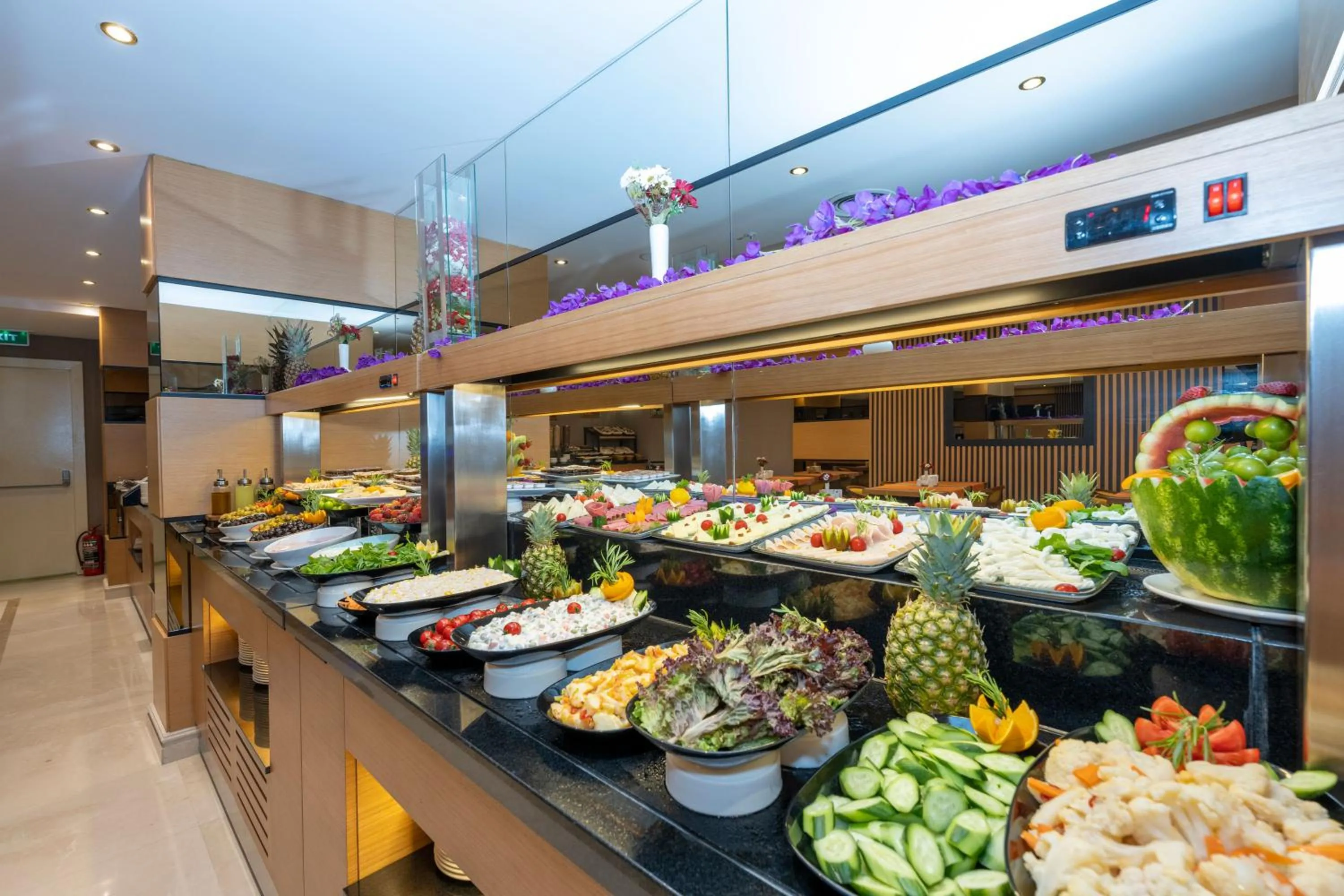 Food and drinks in Freya Hotel