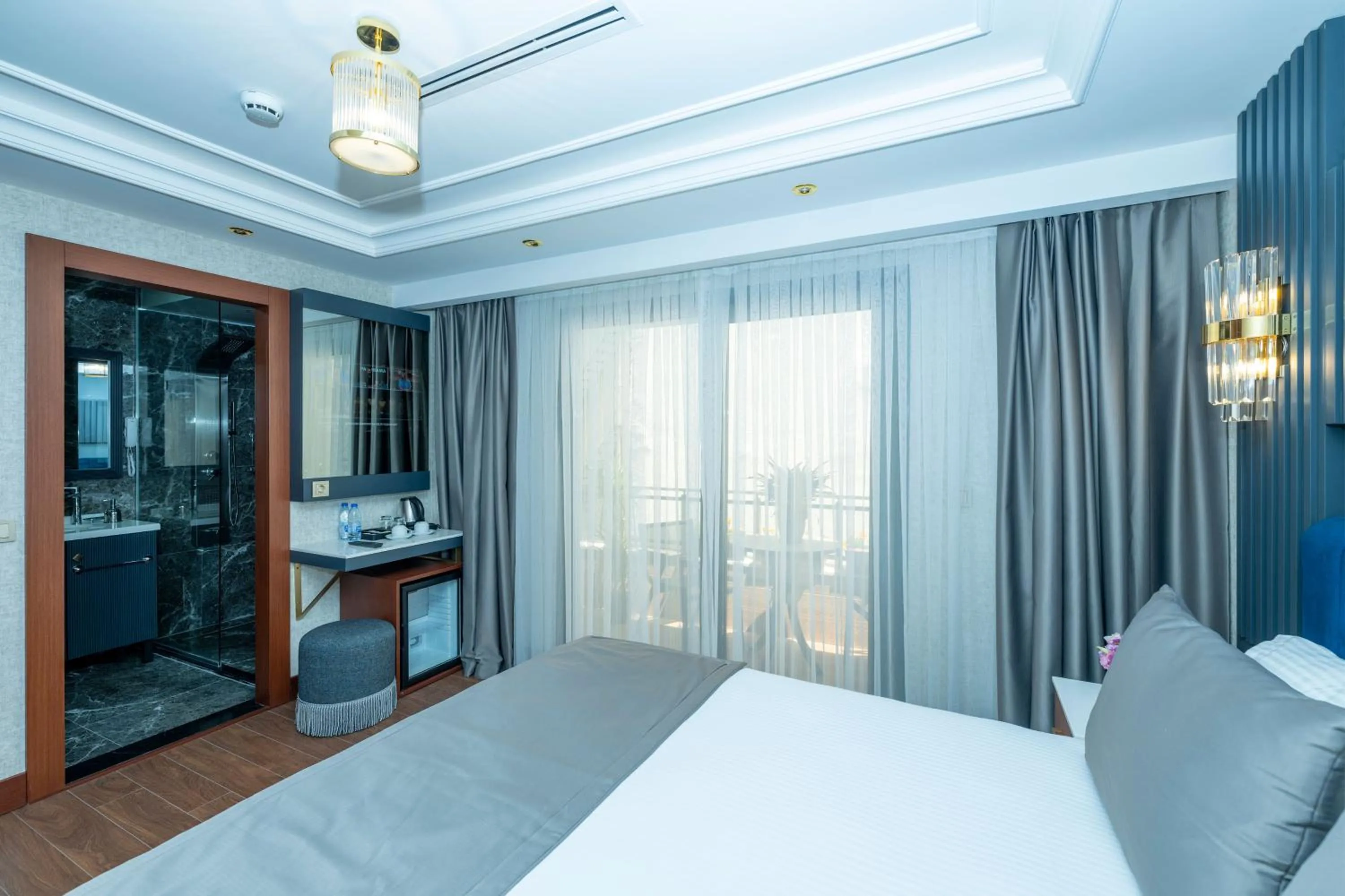 Photo of the whole room, Bed in Freya Hotel