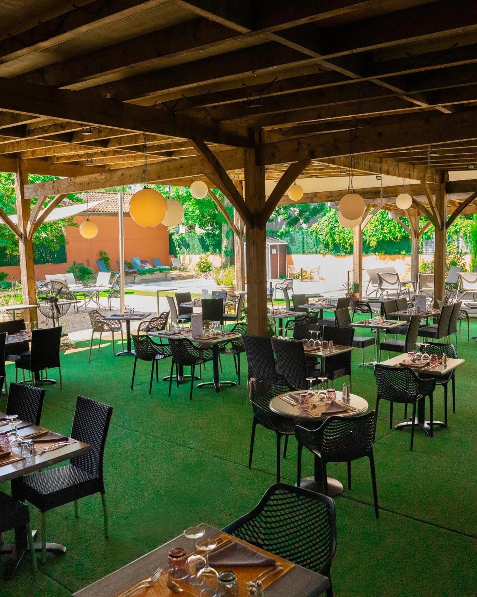 Restaurant/places to eat in Logis Hotel-Restaurant Saint Romain