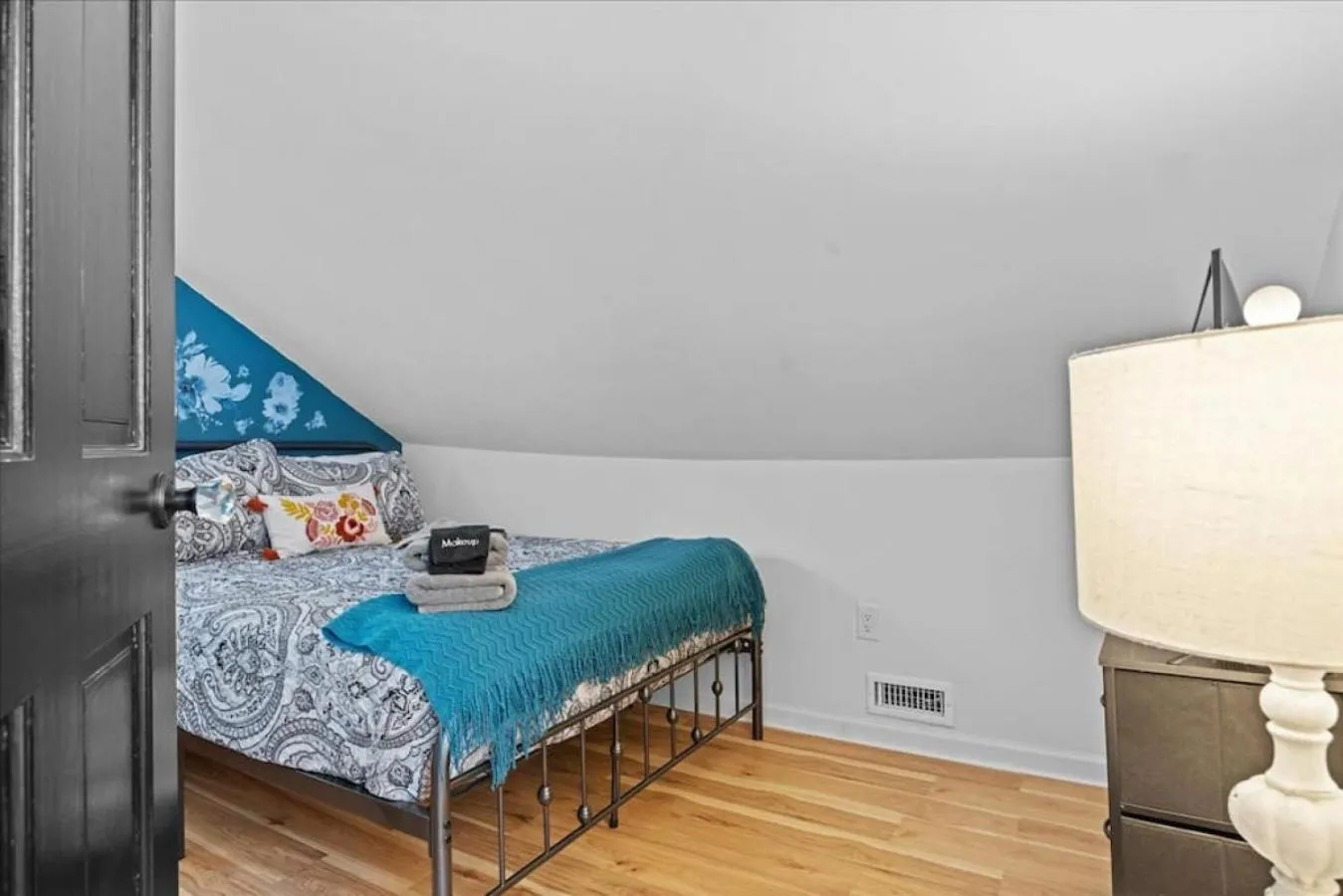 Bed in Stunning views from stylish 3-bedroom home