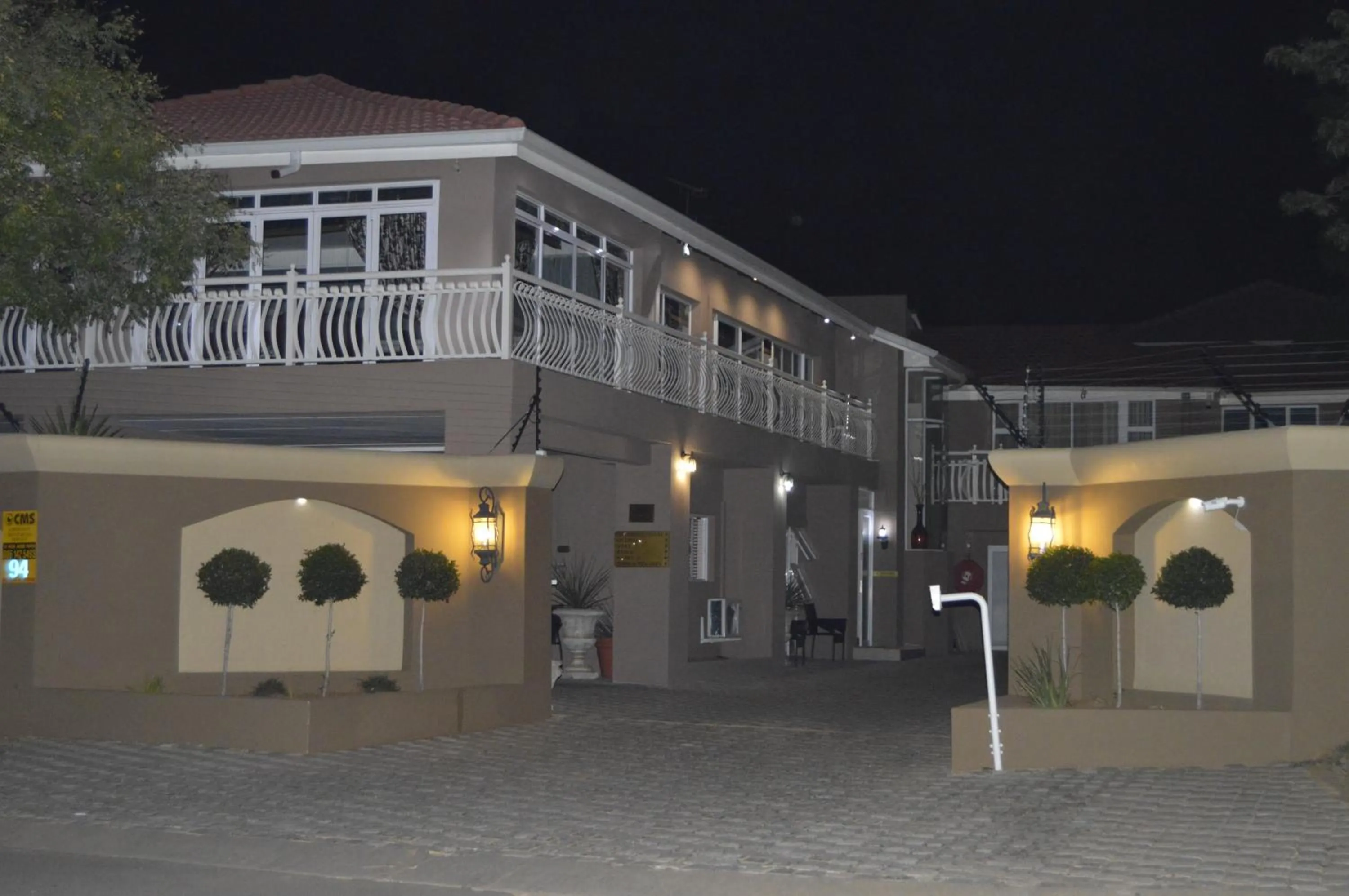 Facade/entrance in Lakeview Boutique Hotel & Conference Center