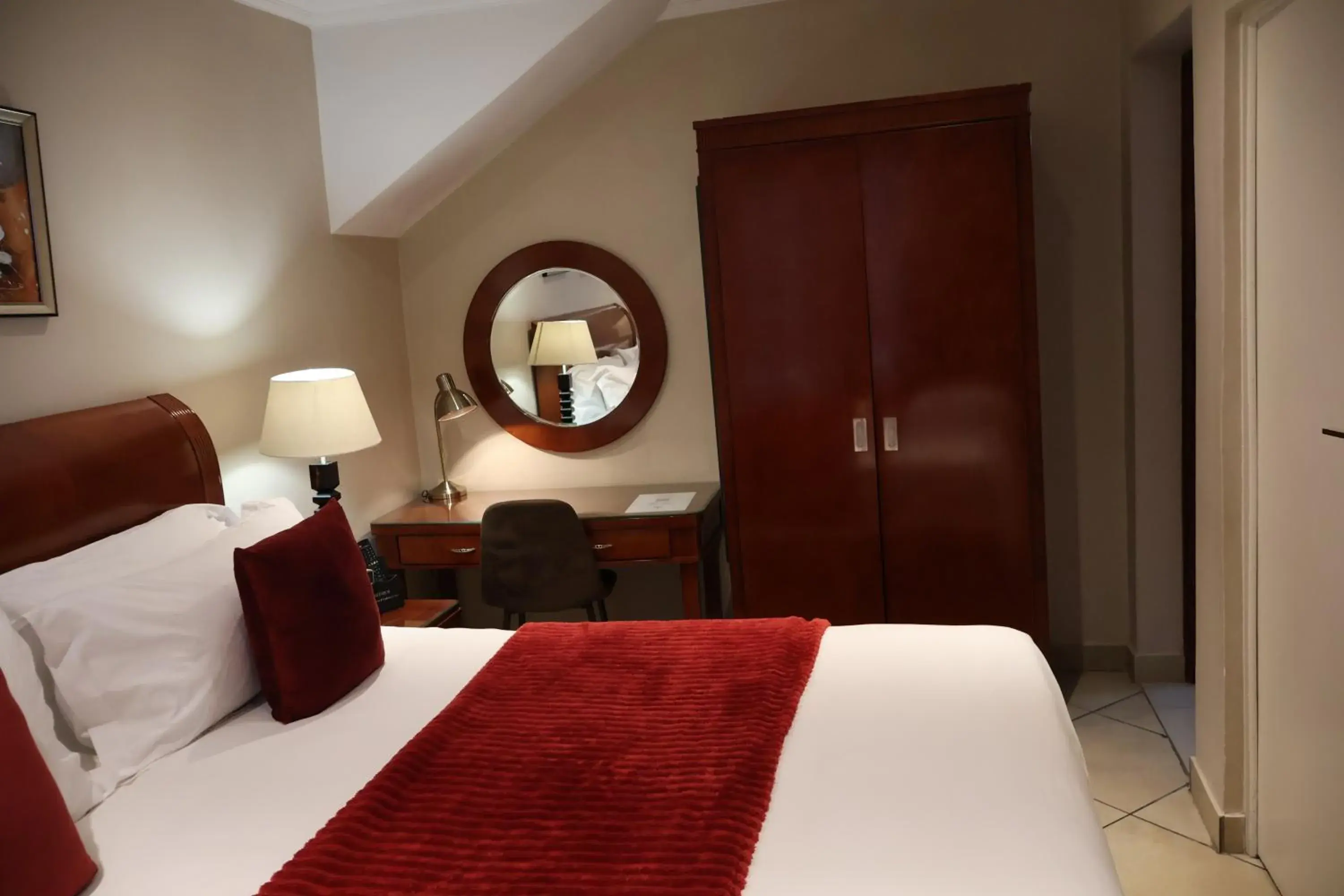 Luxury Two-Bedroom Unit in Lakeview Boutique Hotel & Conference Center Luxury Two-Bedroom Unit in Lakeview Boutique Hotel & Conference Center