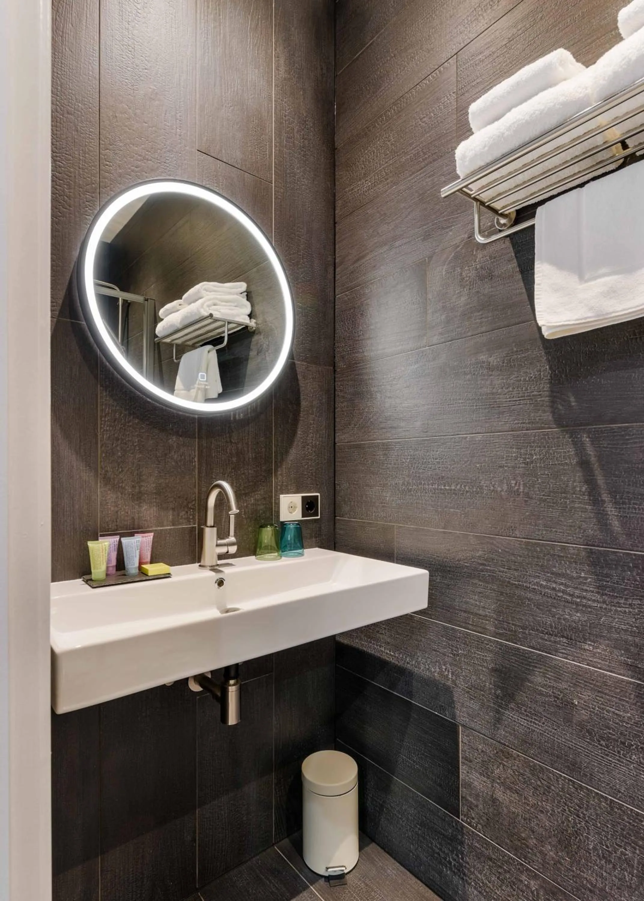 Bathroom in Kingkool The Hague City Hostel