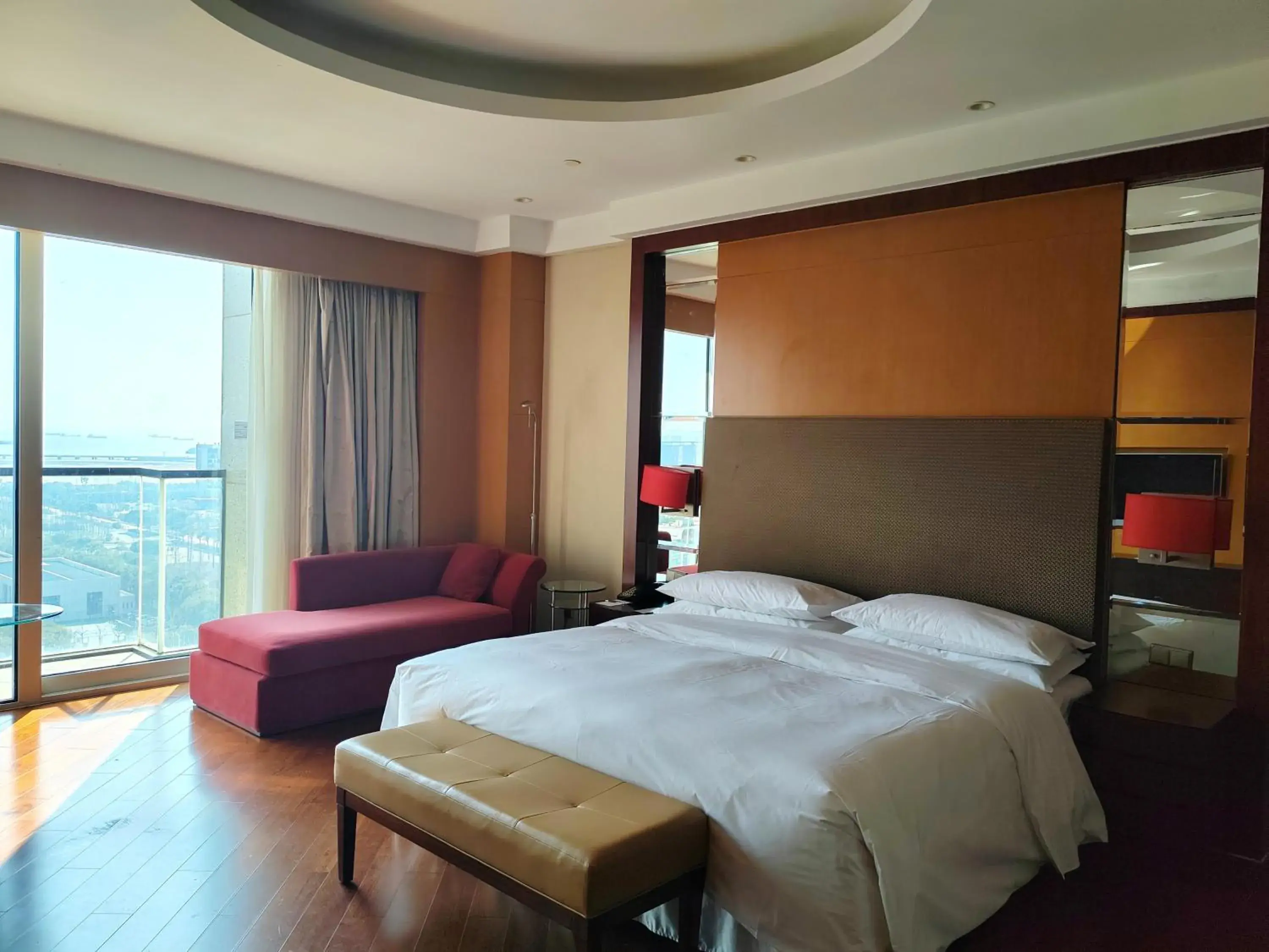Deluxe Mountain View Suite in Sheraton Zhoushan Hotel Deluxe Mountain View Suite in Sheraton Zhoushan Hotel