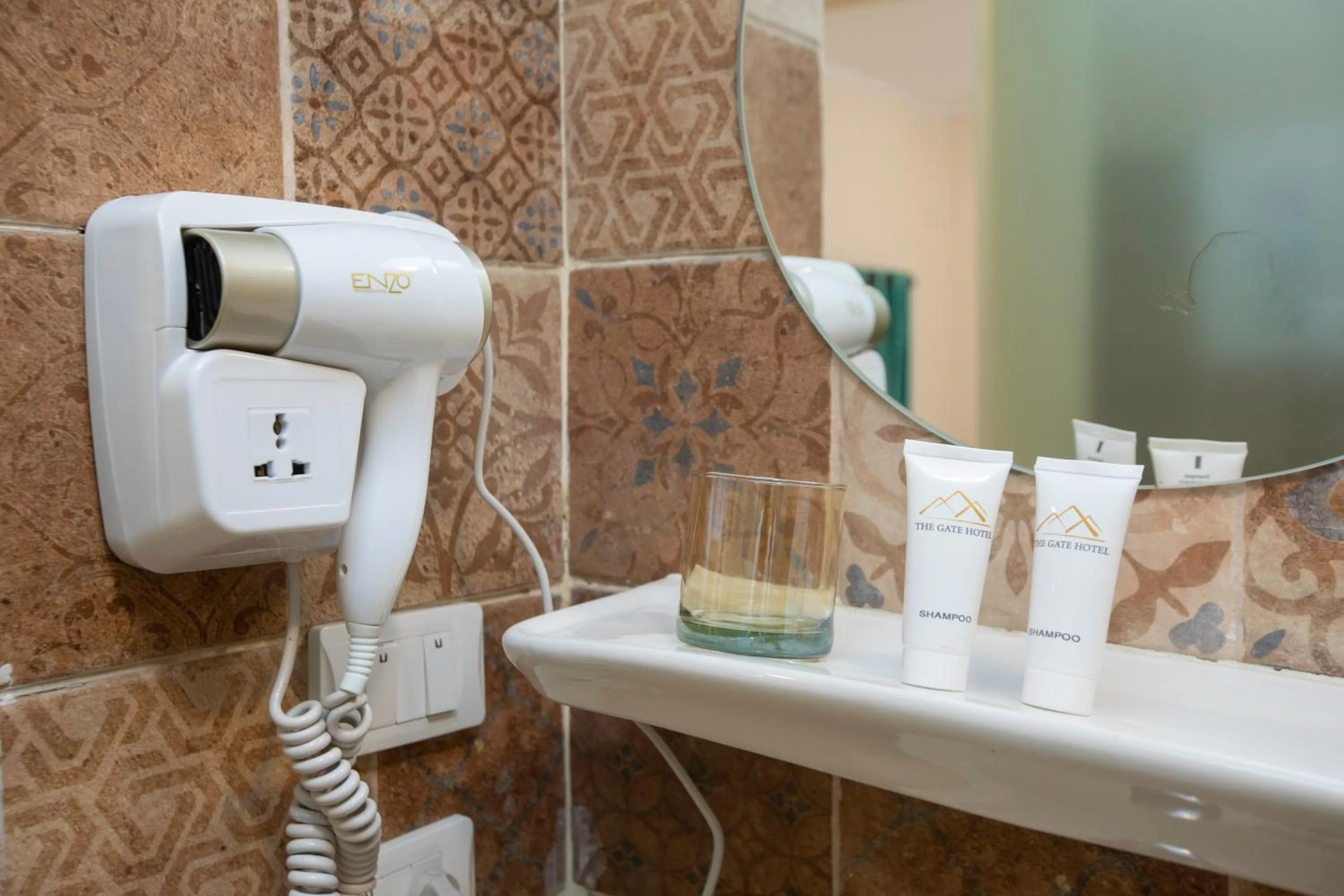 hair dryier in The Gate Hotel Front Pyramids & Sphinx View