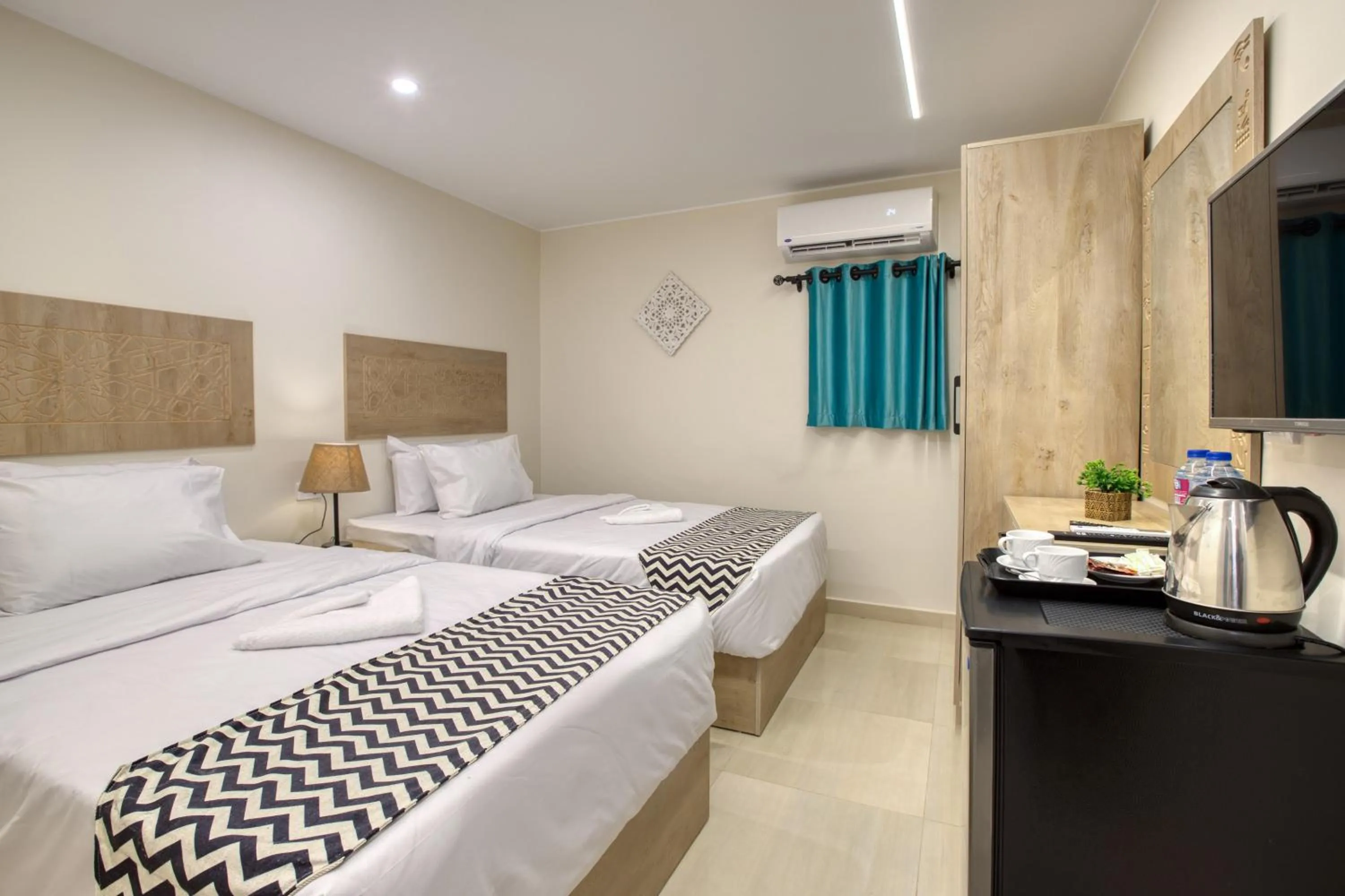 TV and multimedia, Bed in The Gate Hotel Front Pyramids & Sphinx View