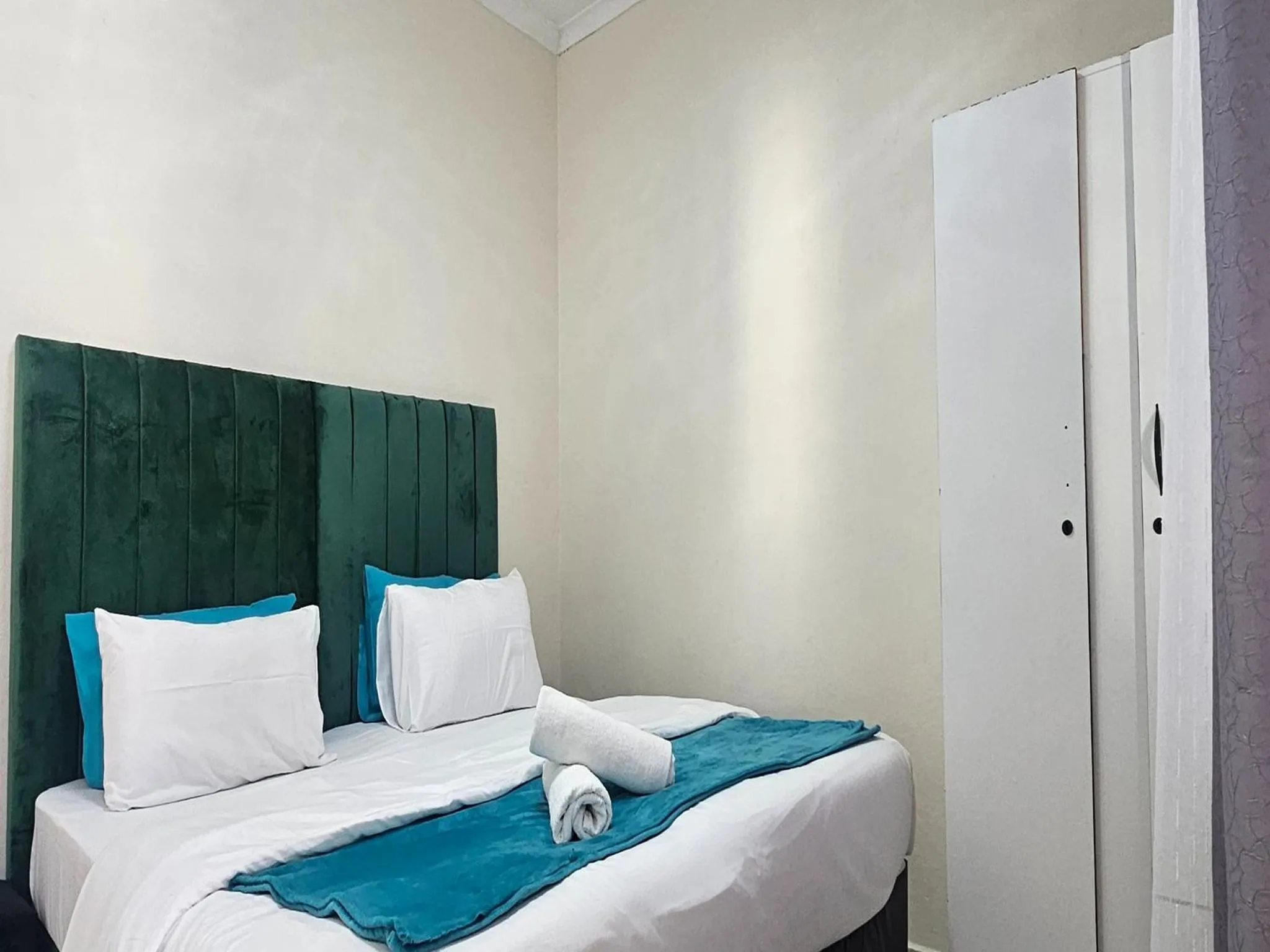 Bed in Goshen Lodge Spencer