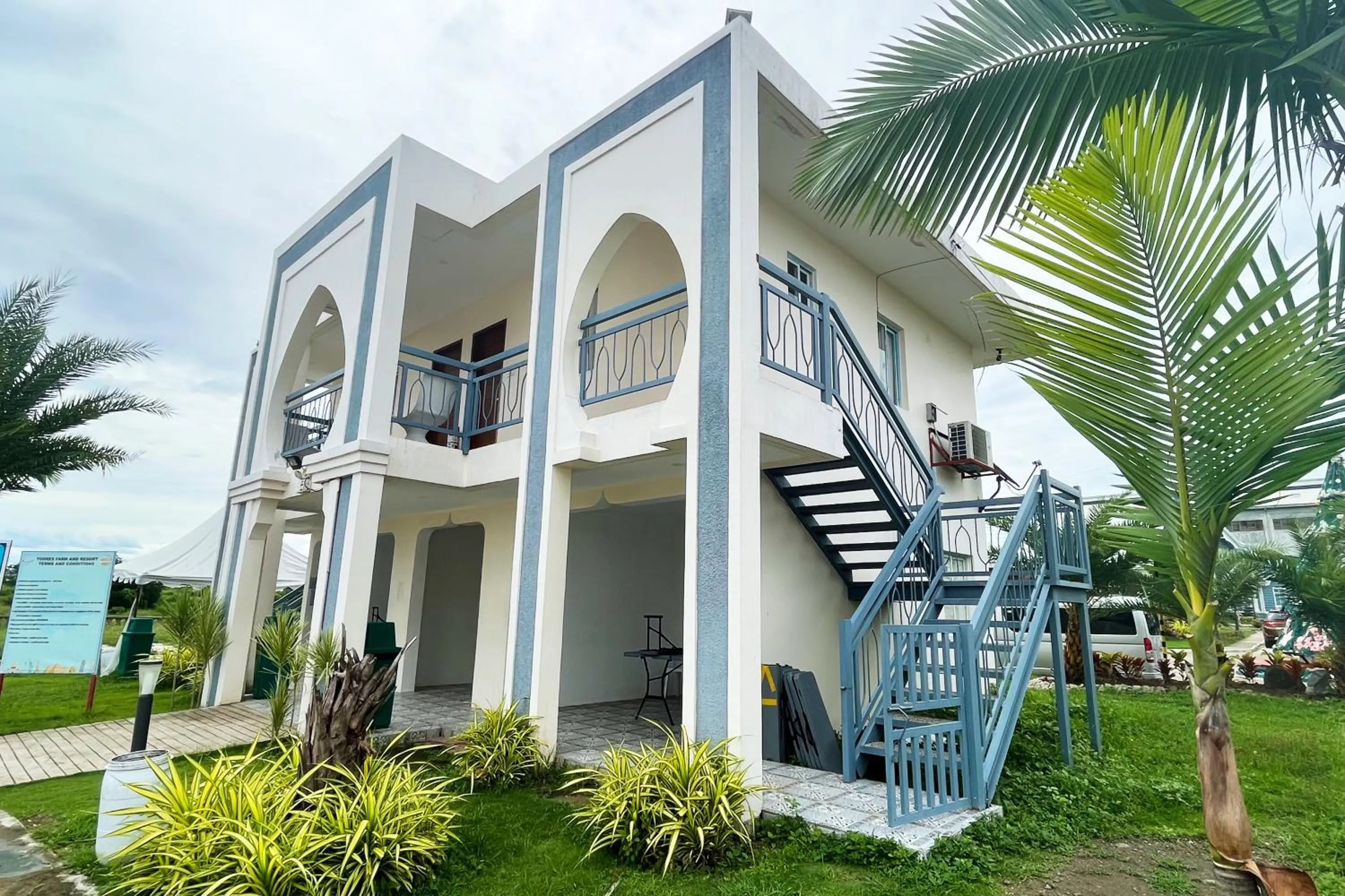 Property building in Torres Farm Resort powered by Cocotel