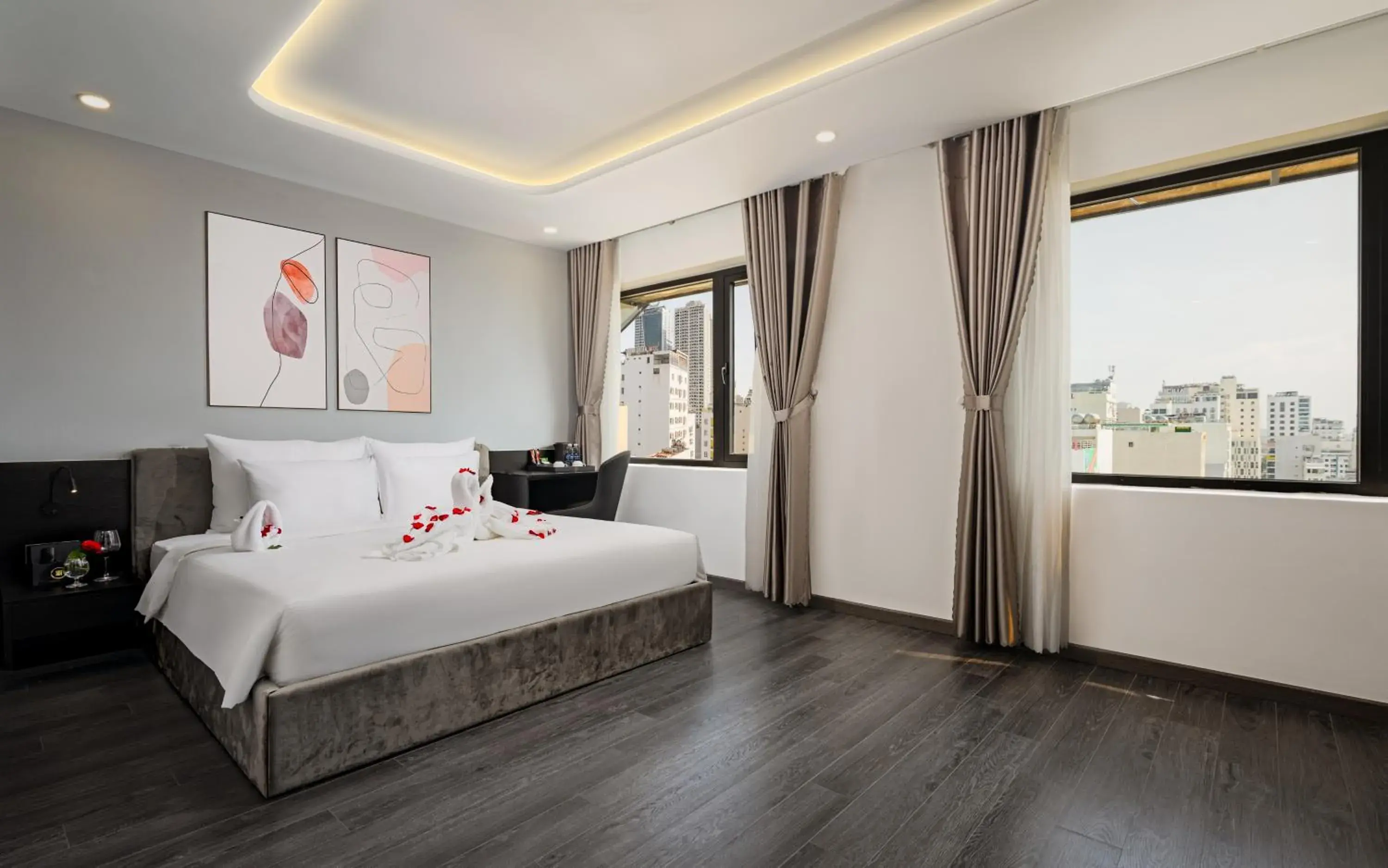 Queen Room in Mercy Emerald Hotel Queen Room in Mercy Emerald Hotel