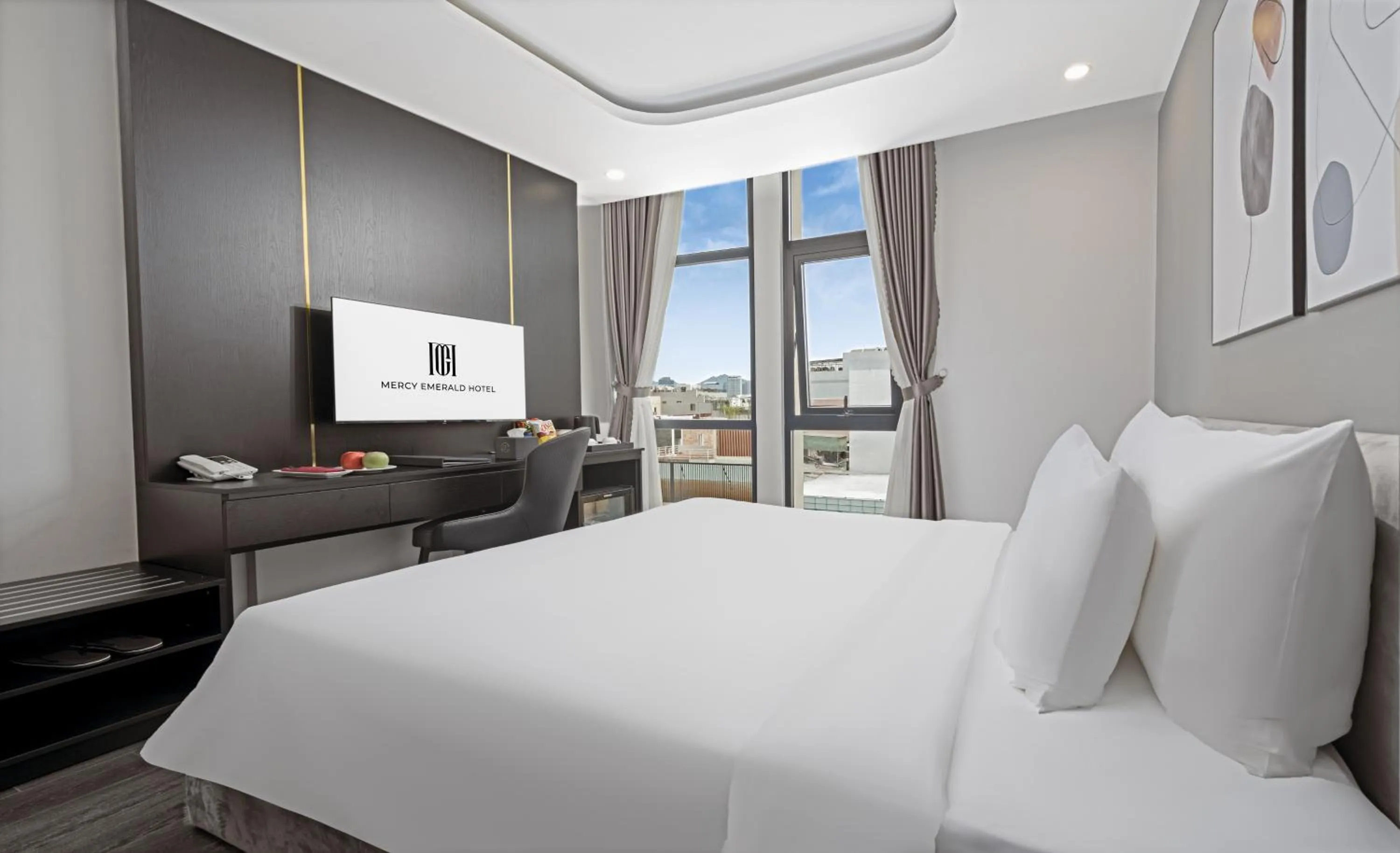 Bed in Mercy Emerald Hotel