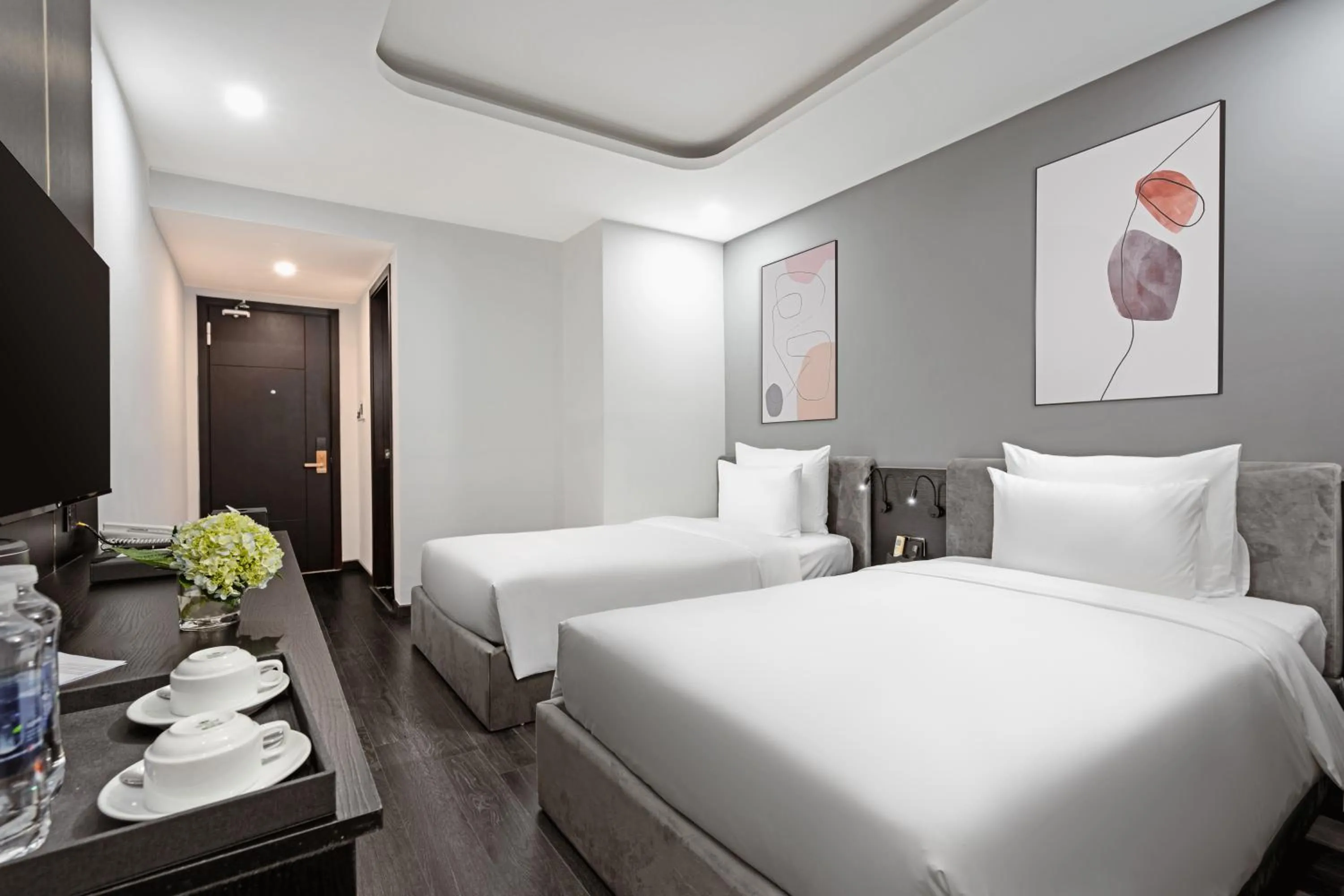 Bedroom, Bed in Mercy Emerald Hotel