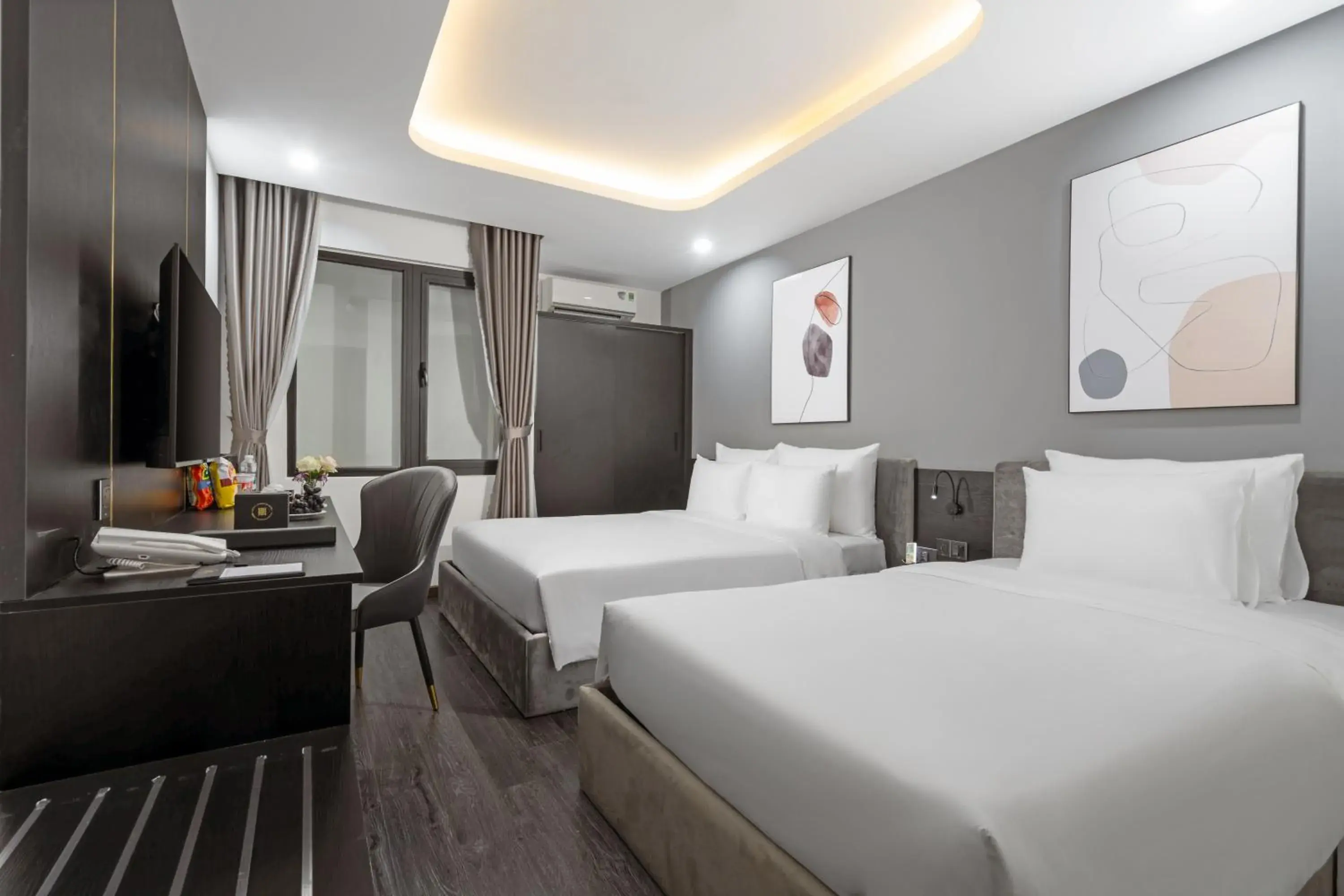 Deluxe Twin Room in Mercy Emerald Hotel Deluxe Twin Room in Mercy Emerald Hotel