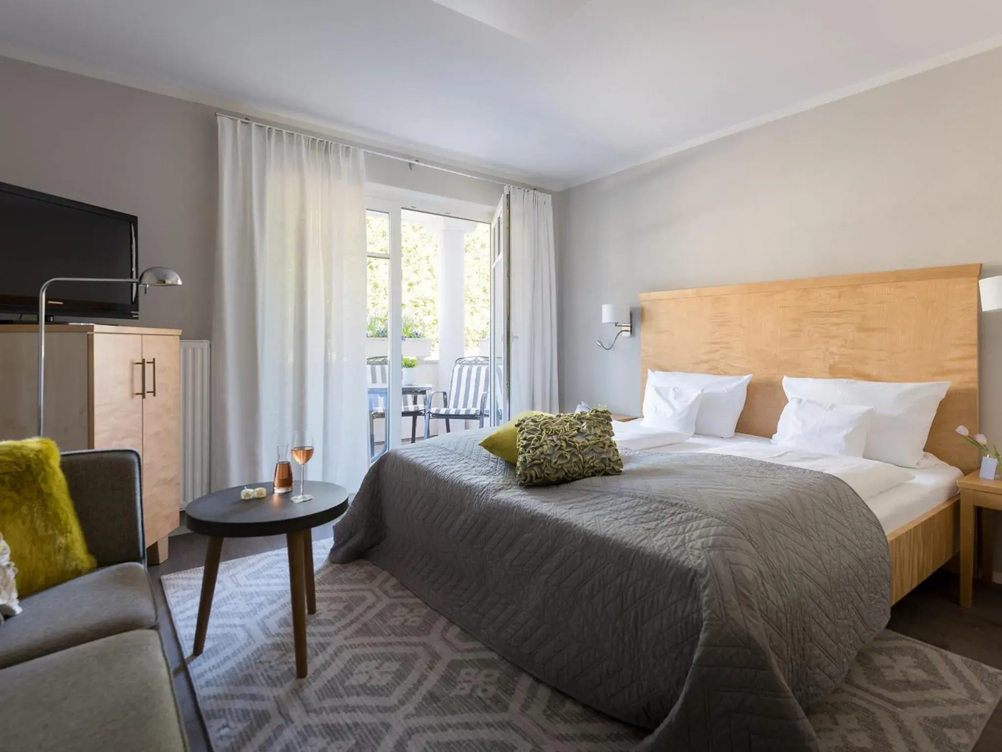 Classic Double Room with North Balcony - single occupancy in Bodenseehotel Renn Classic Double Room with North Balcony - single occupancy in Bodenseehotel Renn