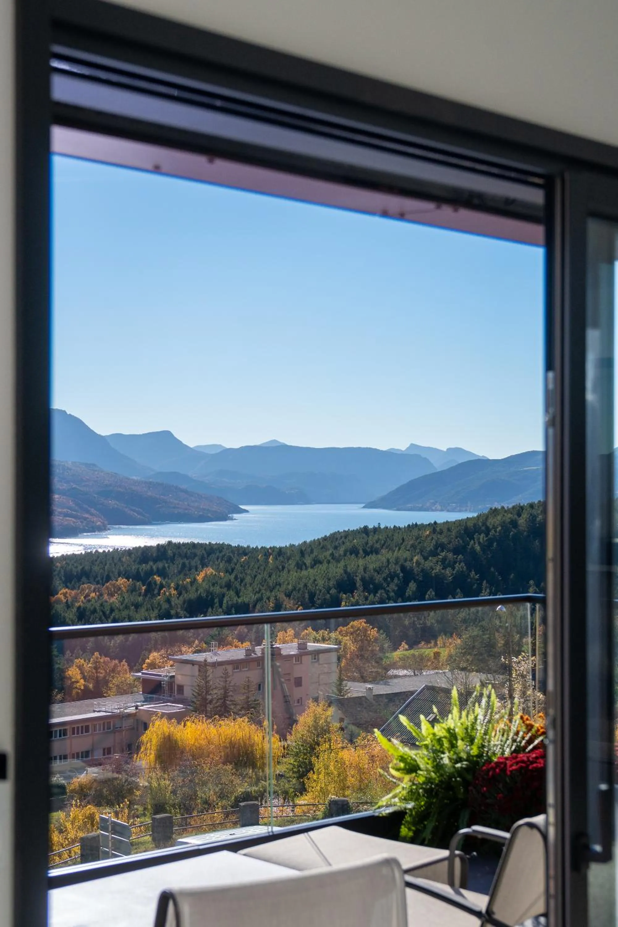 Lake view in Les Restanques du lac