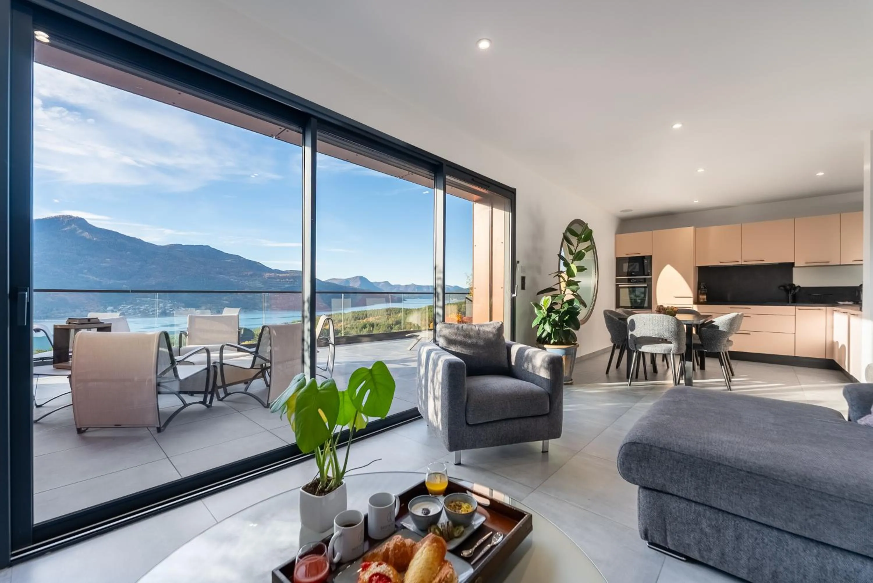 Kitchen or kitchenette in Les Restanques du lac