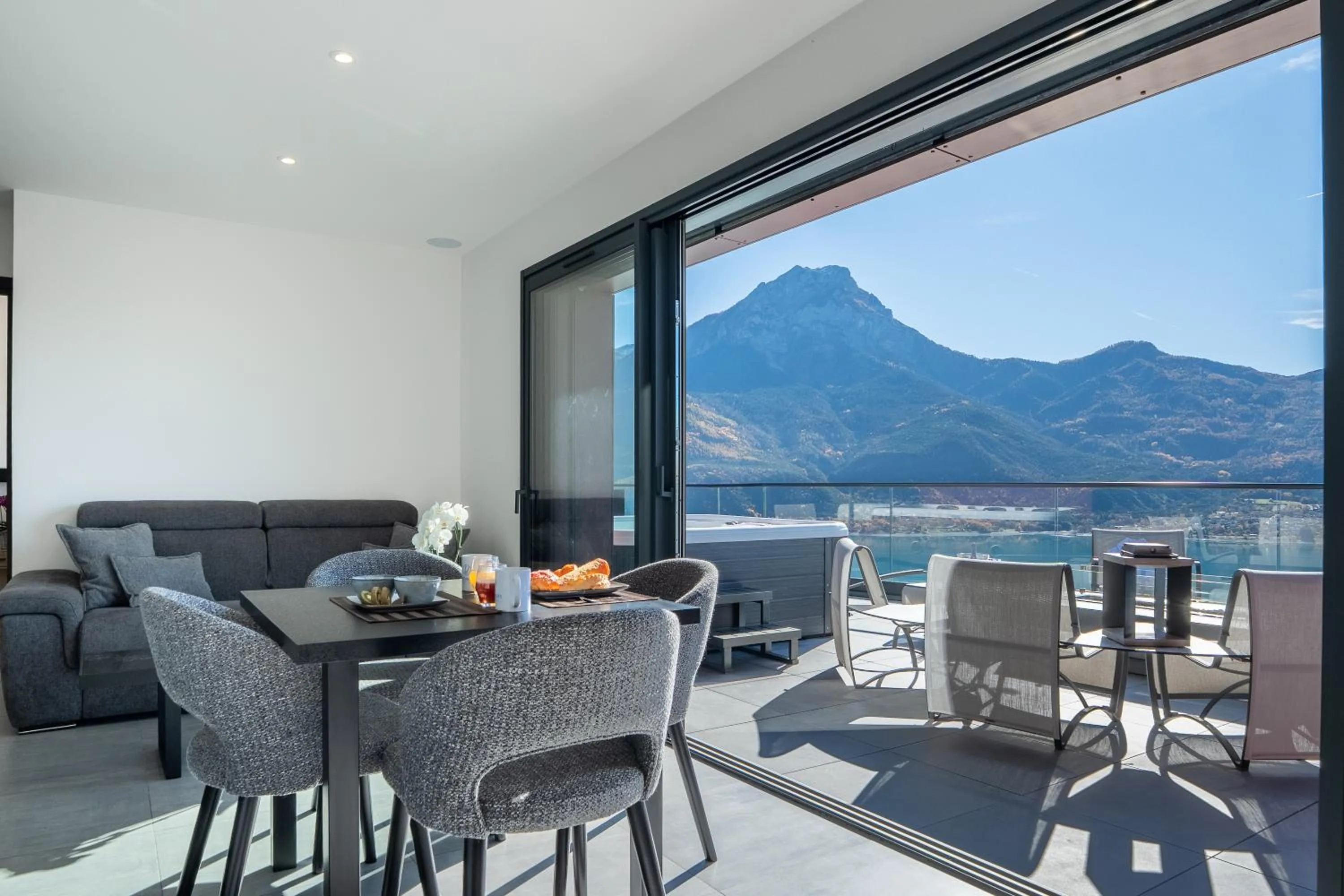Living room in Les Restanques du lac