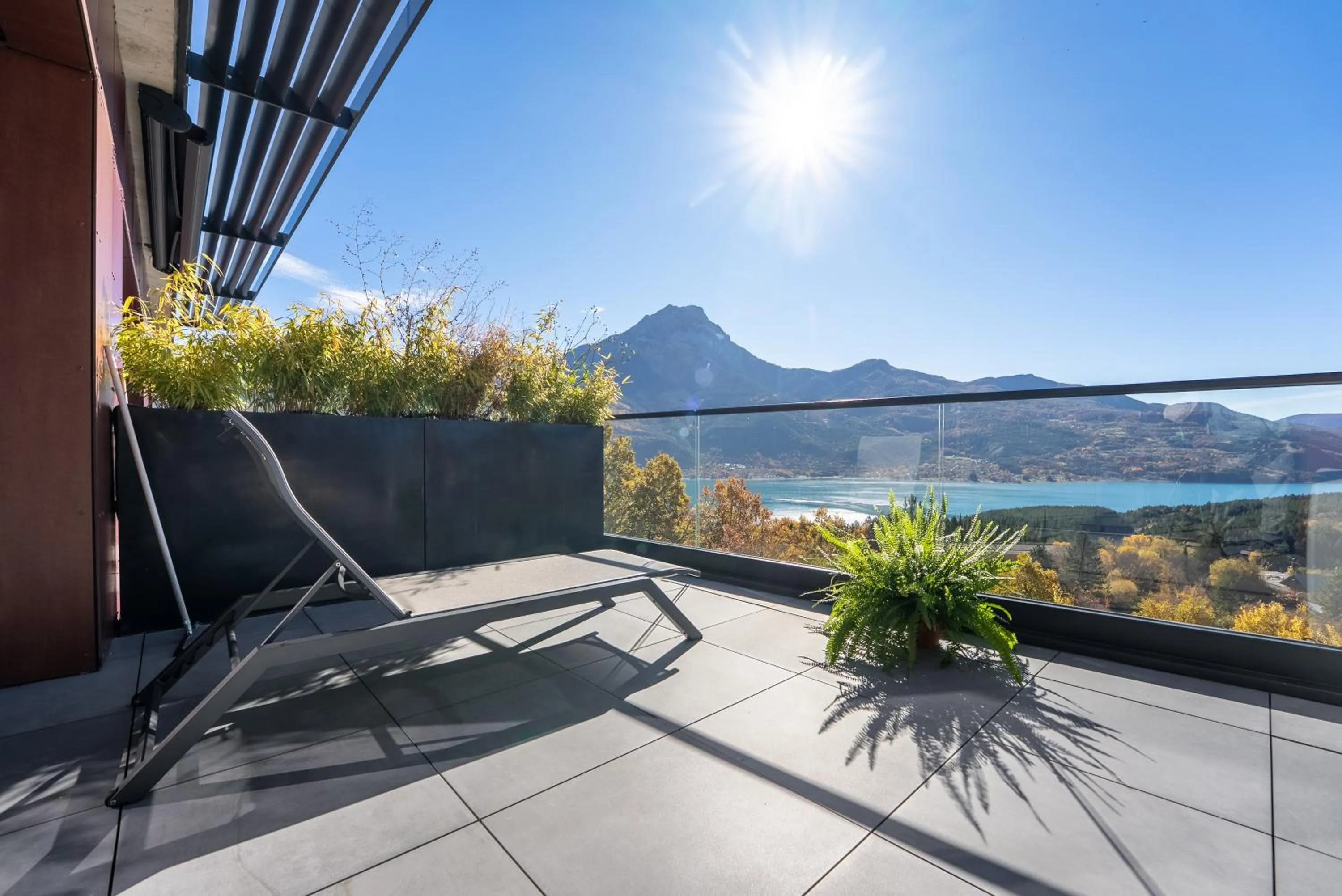 Lake view in Les Restanques du lac