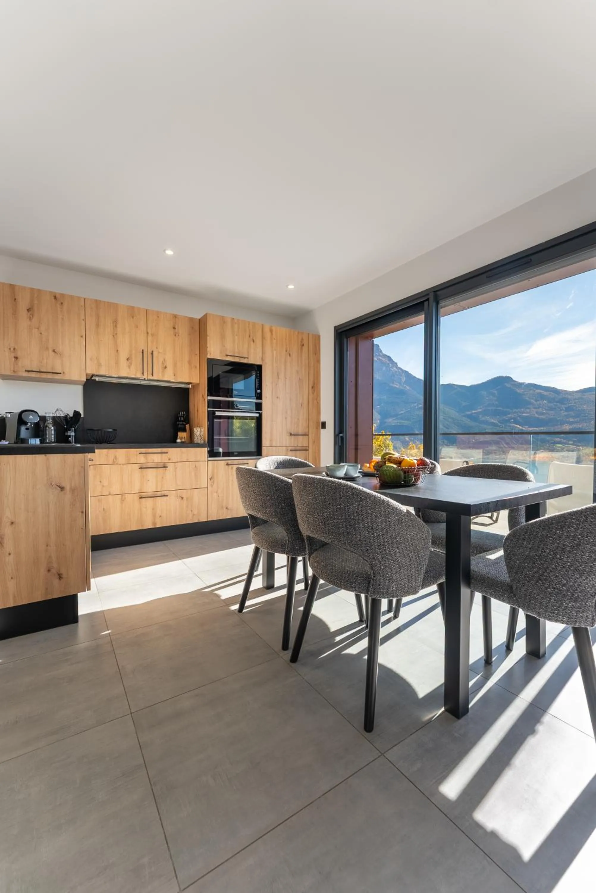 Kitchen or kitchenette in Les Restanques du lac