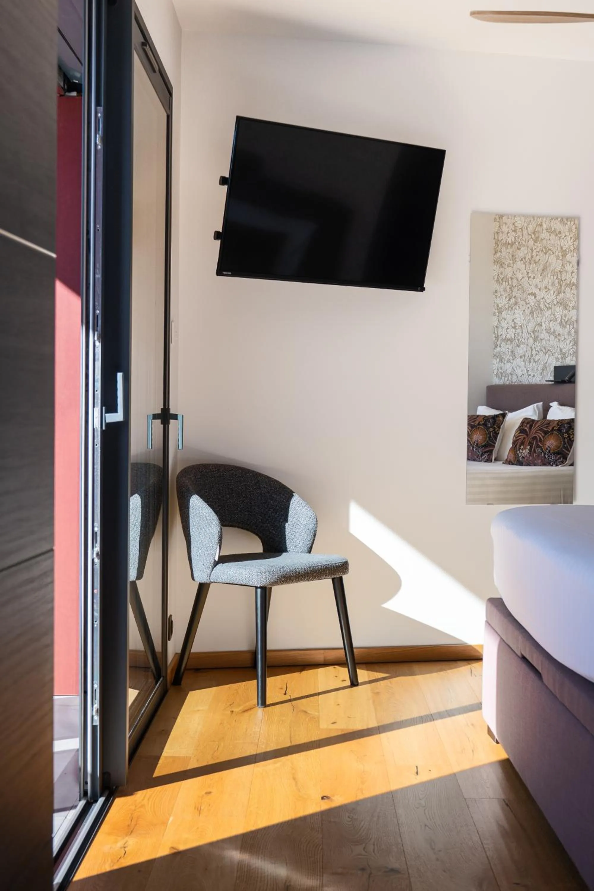 TV and multimedia, Bed in Les Restanques du lac